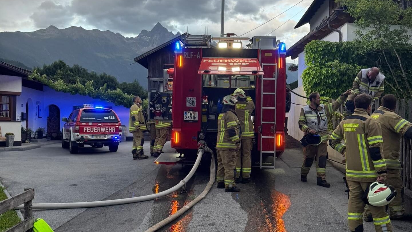 Heute.at - Brandgeruch! Hausbesitzer wählt sofort den Notruf