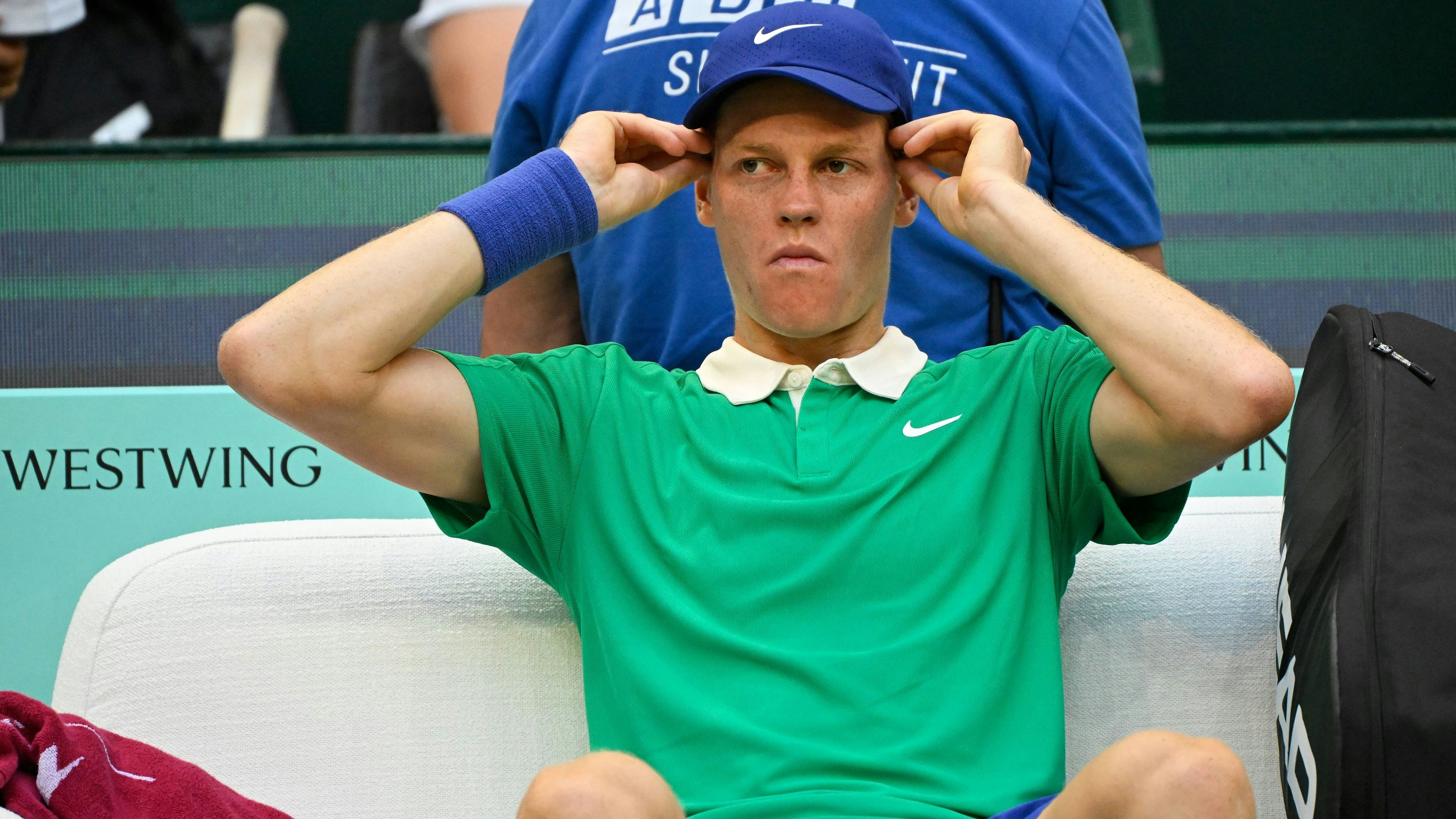Halle, OWL Arena, 19.06.25, GER, Herren, Tennis, Terra Wortmann Open 2025, Achtelfinale Bild: Jannik SINNER Italien Nordrhein-Westfalen Deutschland *** Halle, OWL Arena, 19 06 25, GER, Men, Tennis, Terra Wortmann Open 2025, Round of 16 Picture Jannik SINNER Italy North Rhine-Westphalia Germany