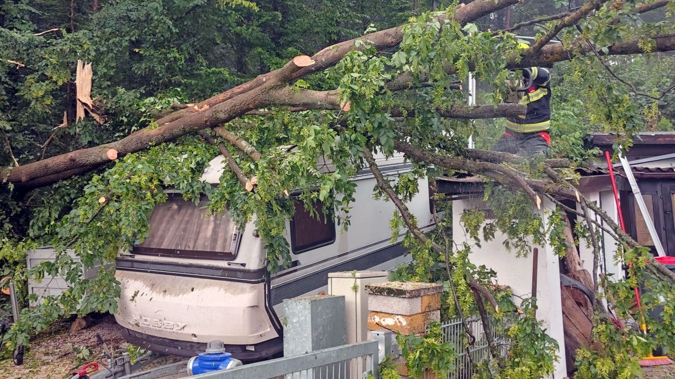 Heute.at - Nach heftiger Unwetter-Front – jetzt warnt Gemeinde