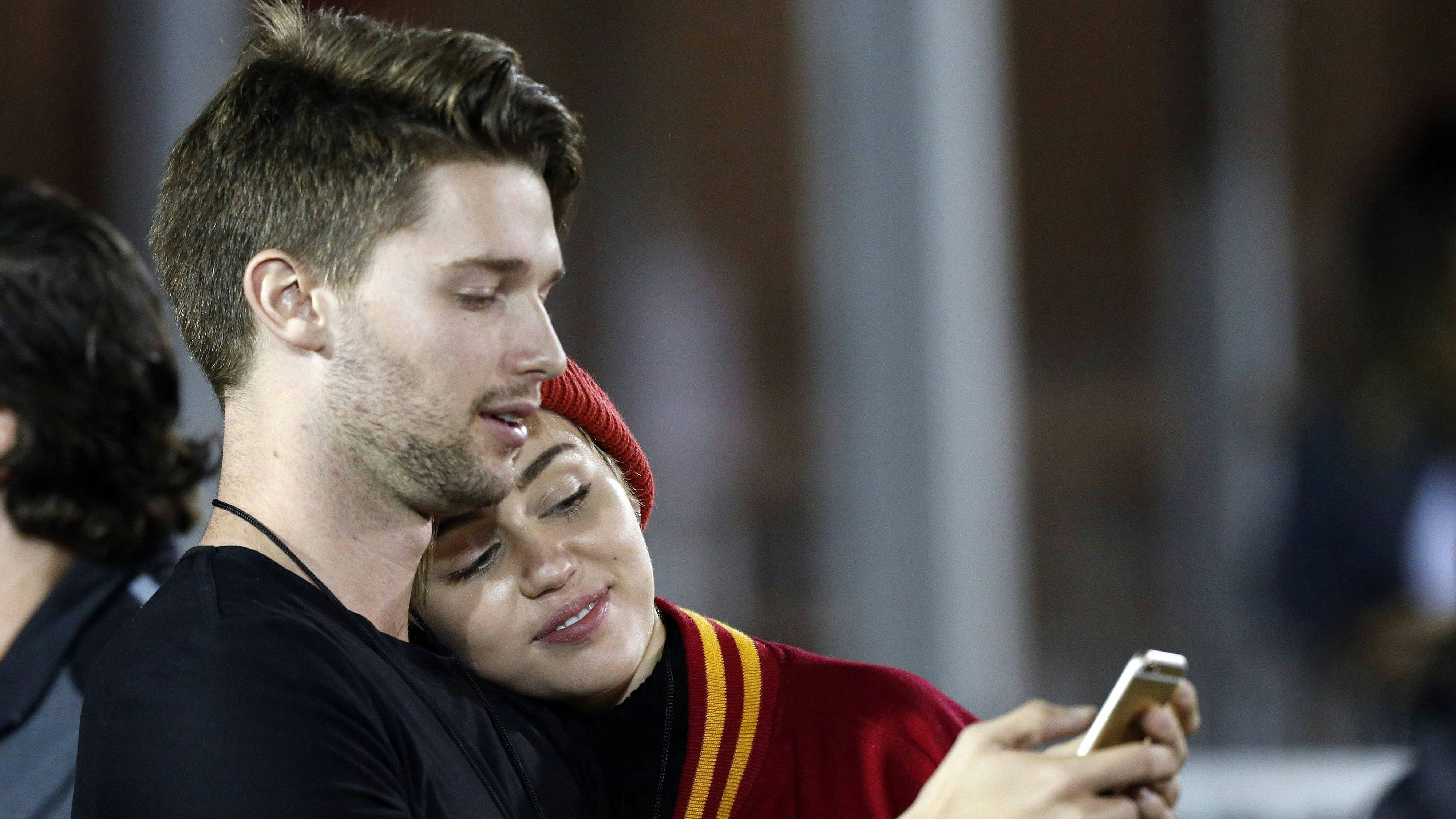 Damals 2014, als Miley Cyrus und Patrick Schwarzenegger frisch verliebt waren. 
