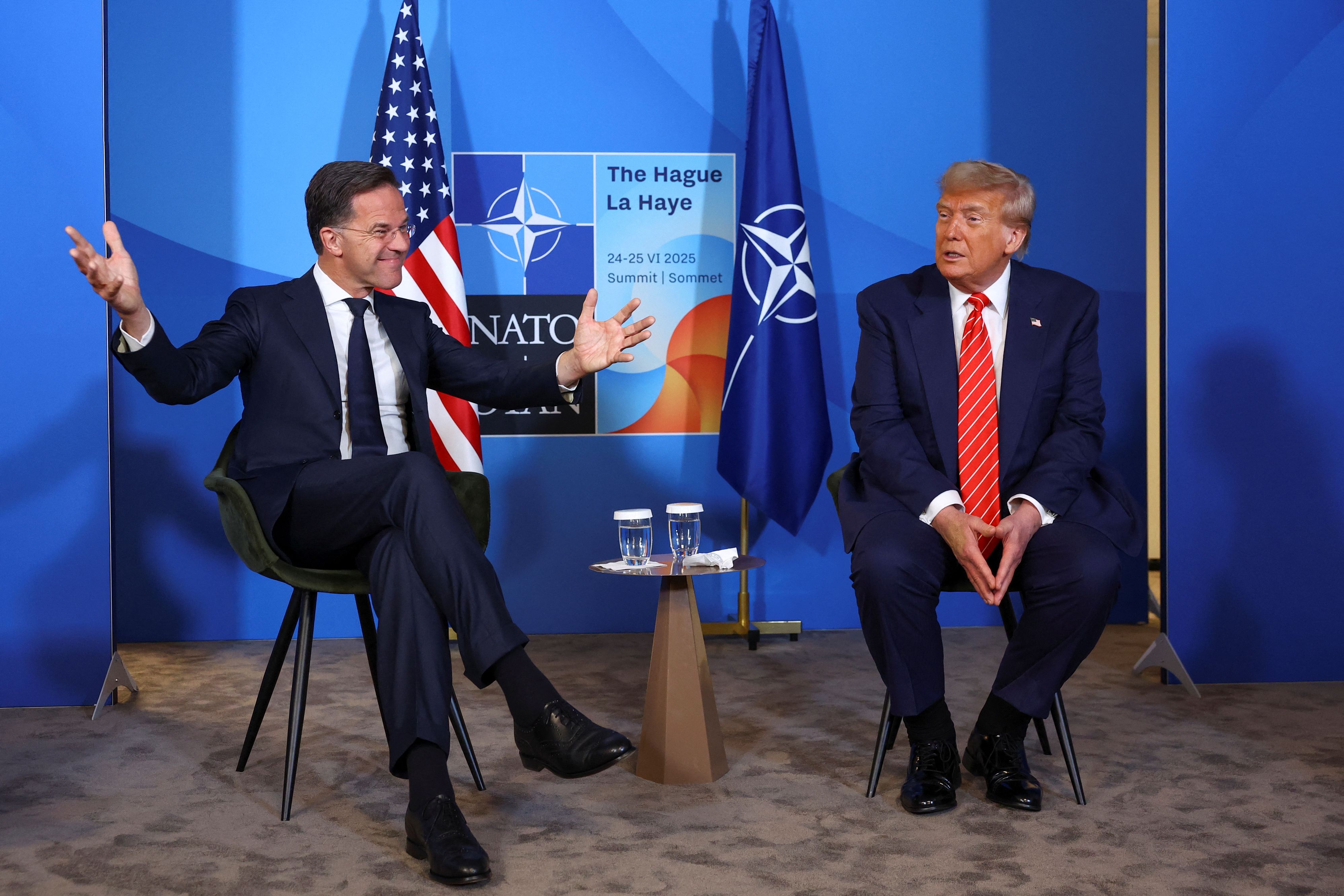 NATO-General Mark Rutte mit dem Mann, den er als "Daddy" bezeichnete