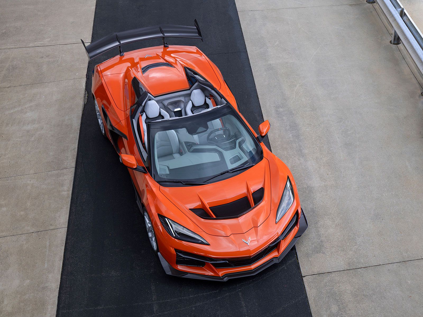 Der Sprint von 0 auf 60 mph (0 auf 96 km/h) wird in unter 2 Sekunden absolviert.