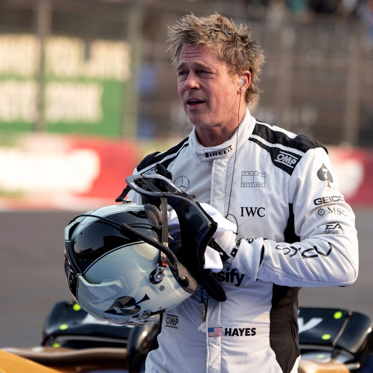 Brad Pitt als alternder Formel 1-Crack, der nochmals die Chance auf ein Cockpit bekommt, eine gewitzte Culture Clash-Komödie aus Frankreich und ein lässiger Episodenfilm, der uns zurück in die 1980er-Jahre führt: Das sind die Highlights der aktuellen Kino-Woche.