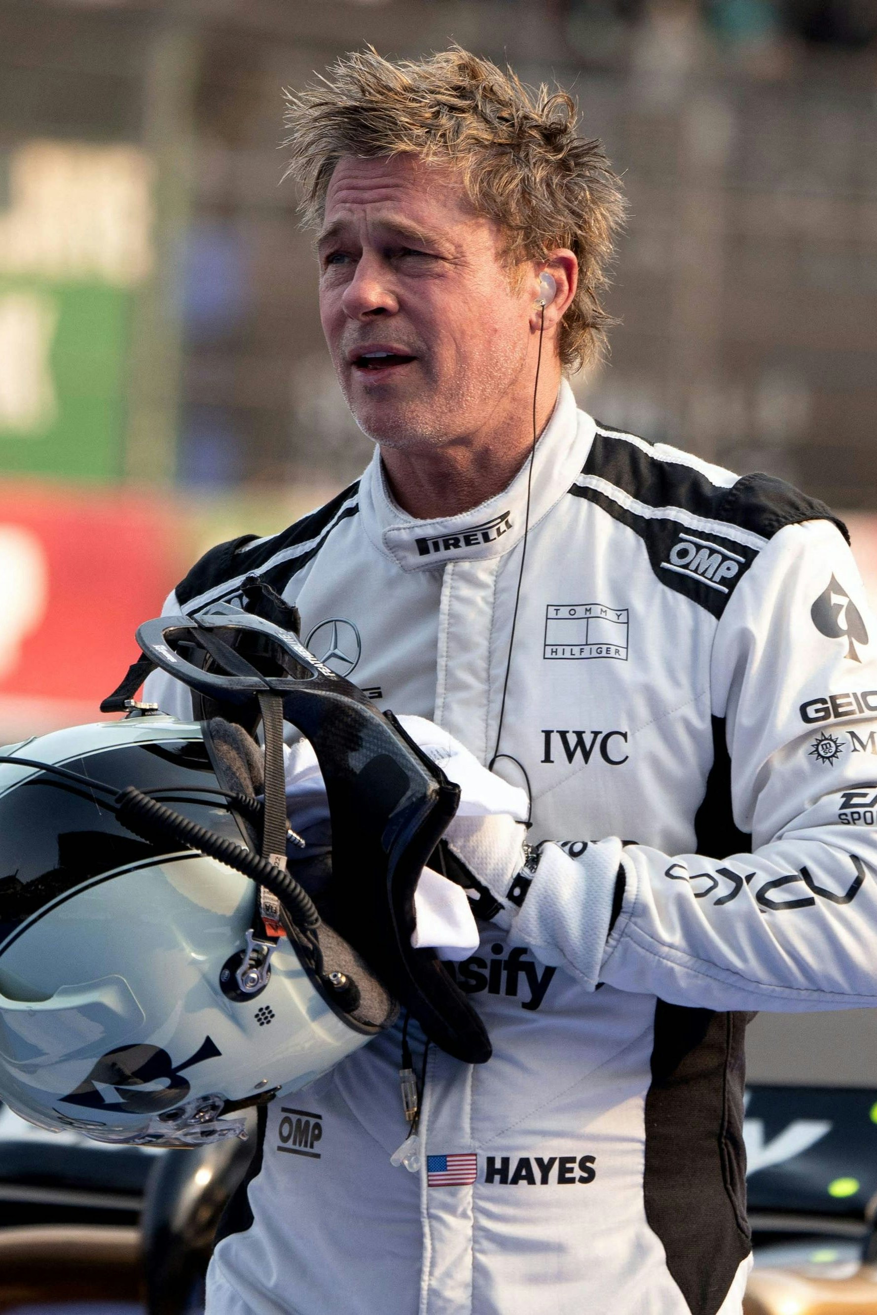 Gezeichnet von den Strapazen des Rennens: Rennfahrer Sonny Hayes (Brad Pitt) bekommt die Chance seines Lebens in "F1 – Der Film"
