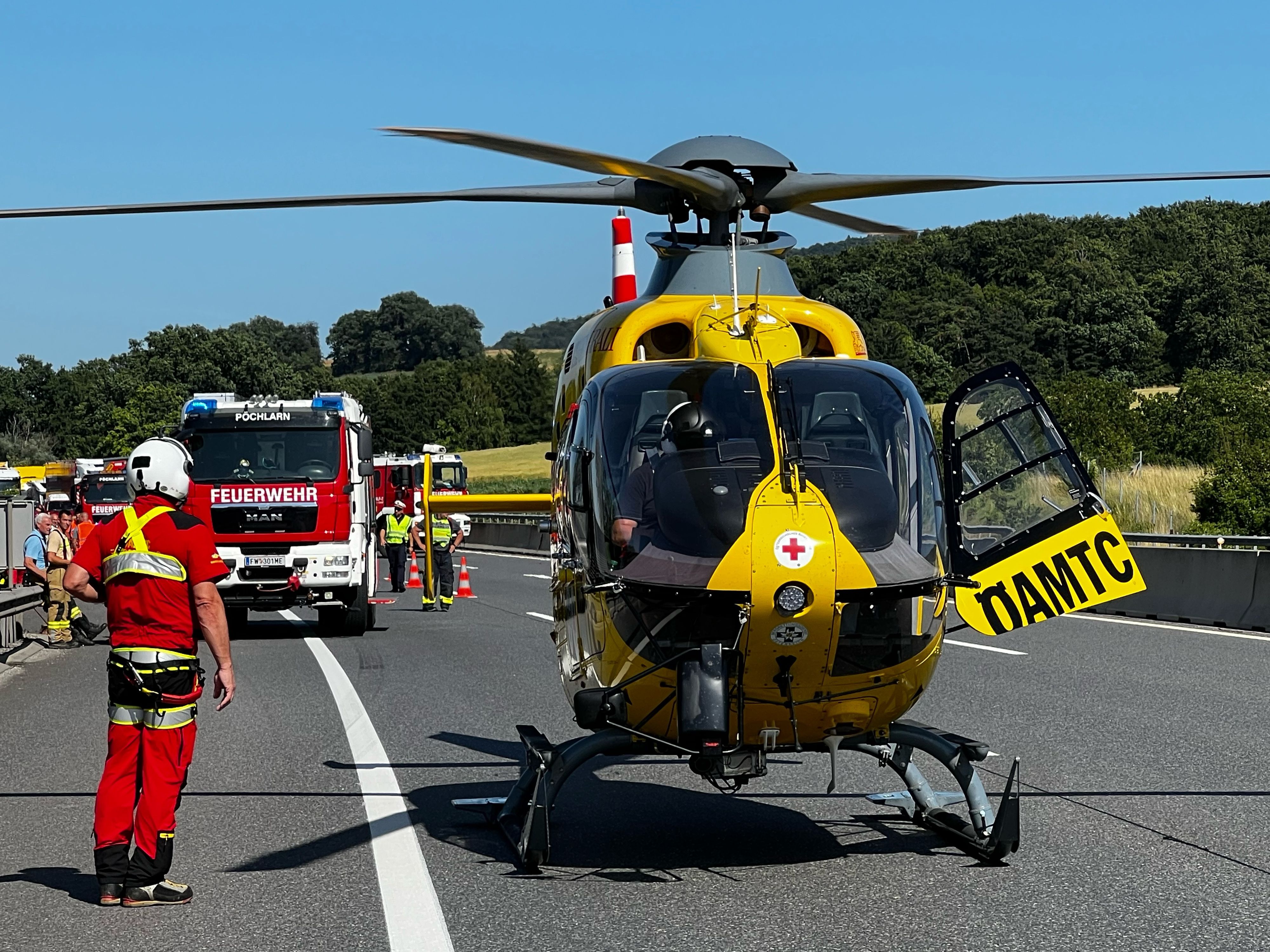 Asfinag-Mitarbeiter von Lkw erfasst – schwer verletzt