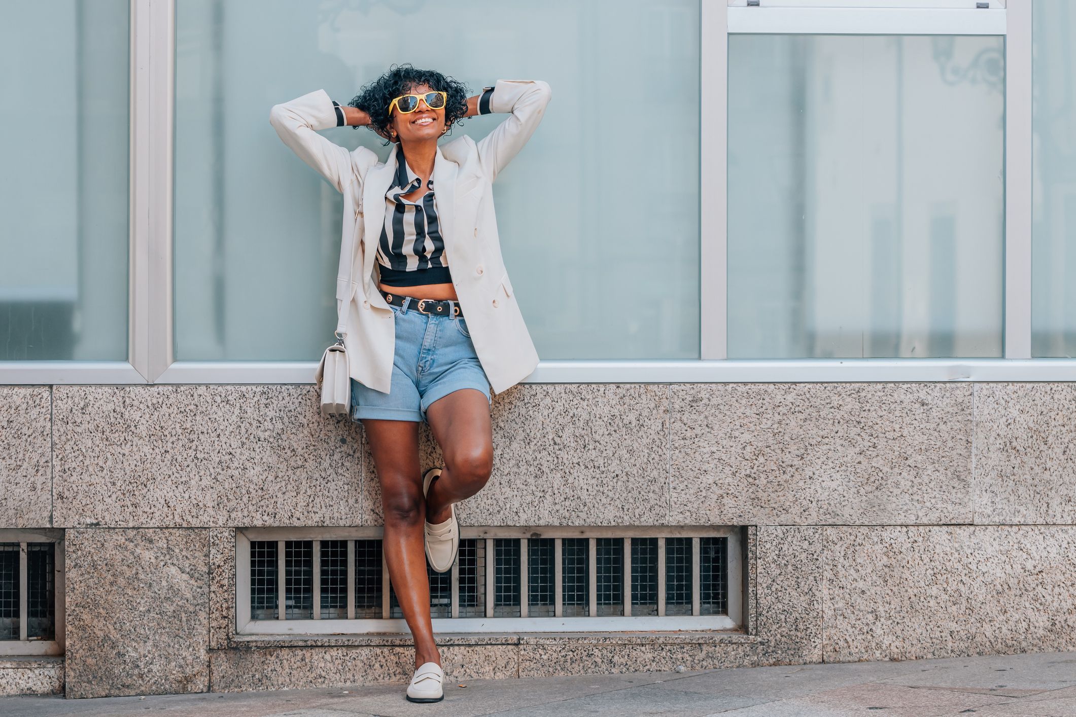 Heute.at - Jetzt wird es heiß: Sind kurze Hosen im Büro erlaubt?