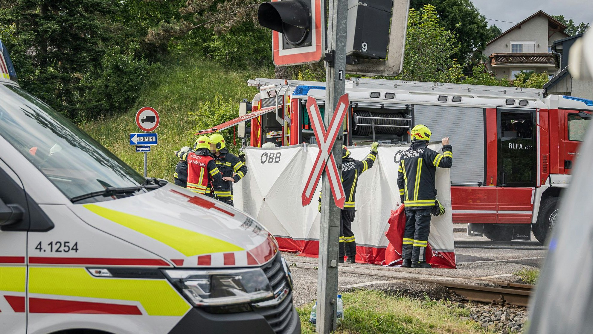 Heute.at - Nach Zug-Tragödien – jetzt Schranken für Übergang