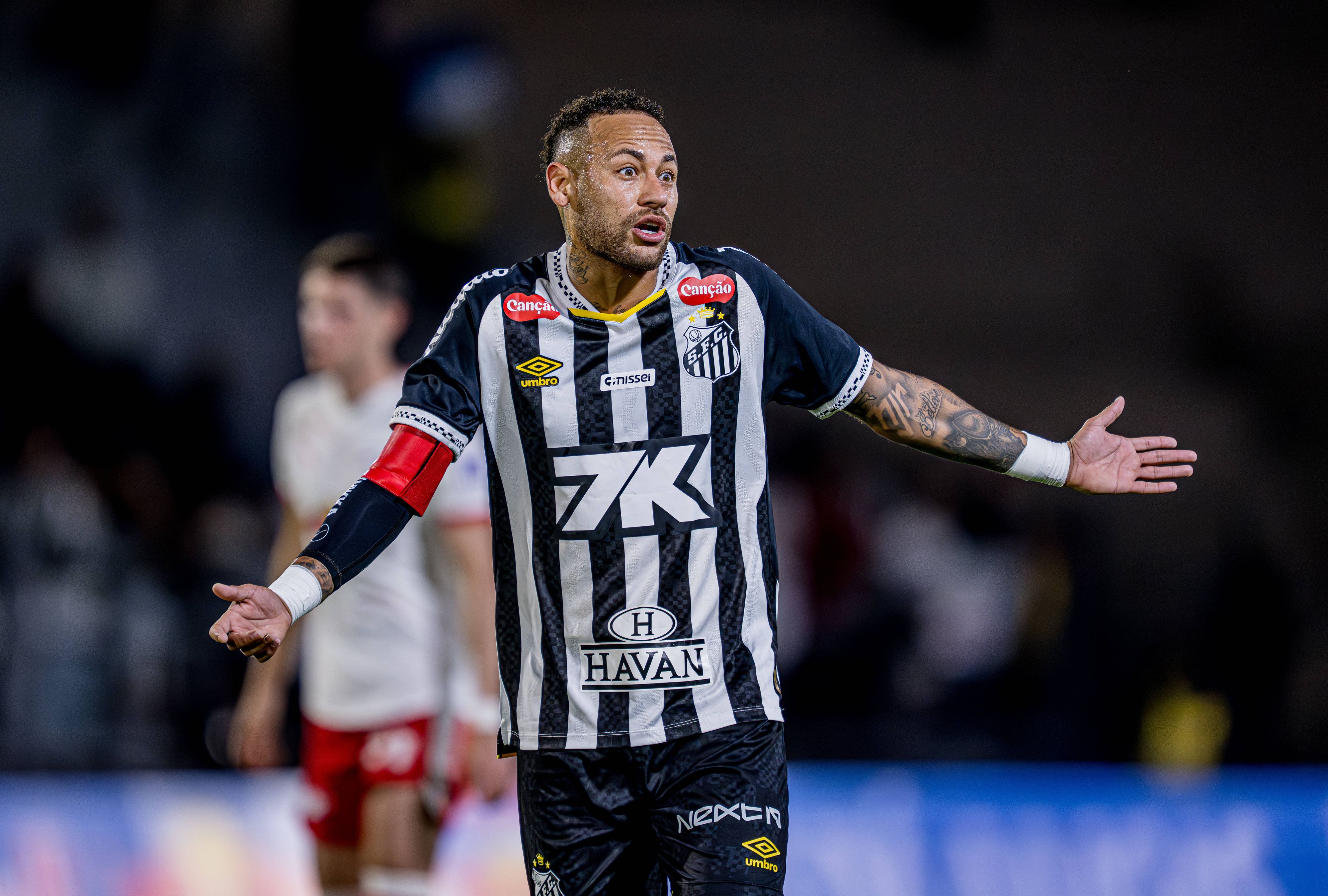 Neymar bleibt in Brasilien.