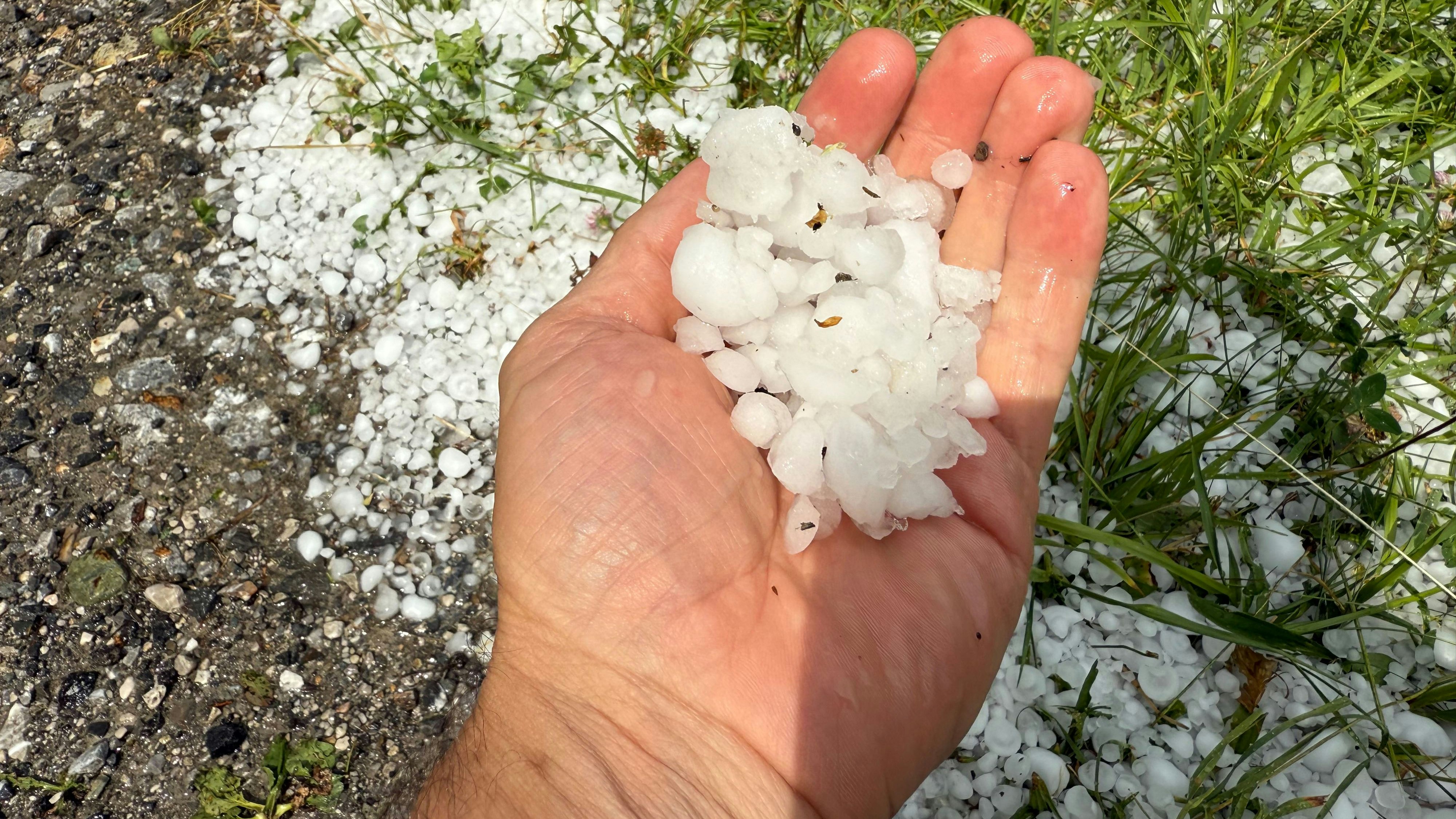 Heute.at - Gewitterjäger warnt vor Unwetter, wird dafür beschimpft