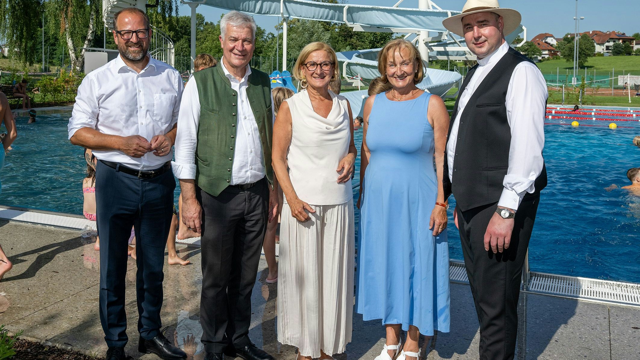 Heute.at - Neues Freibad in Neuhofen an der Ybbs eröffnet