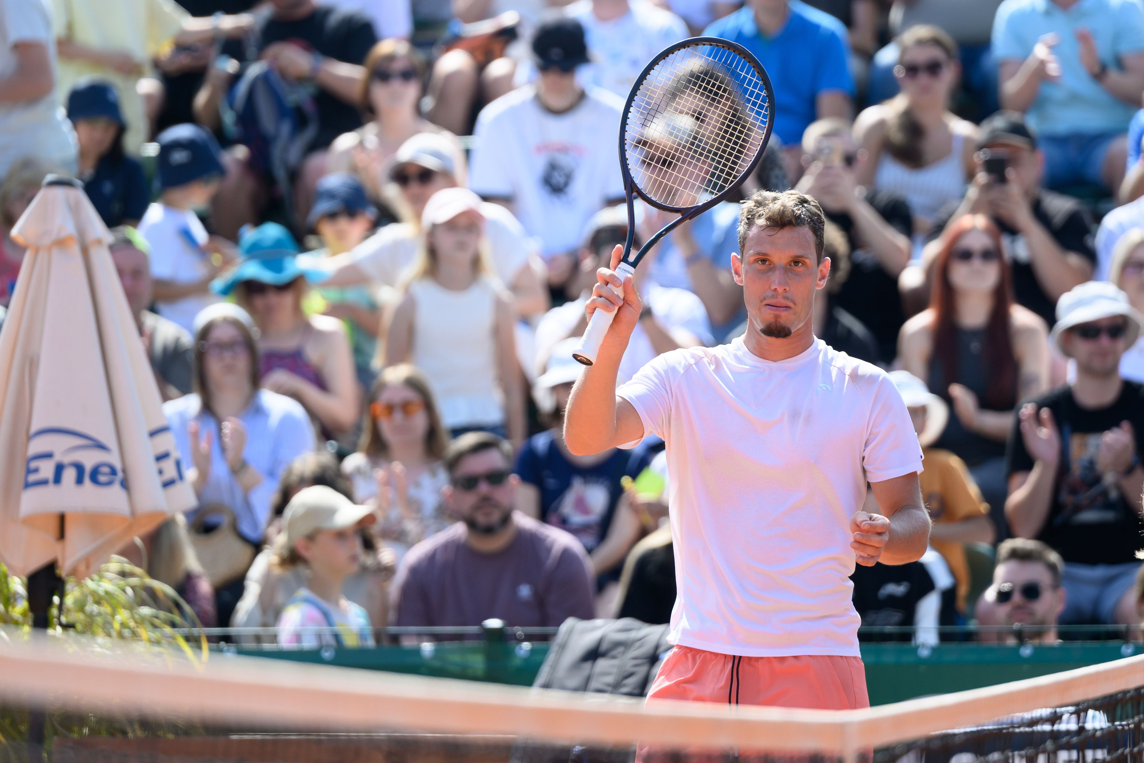 Misolic drehte einen 2:6, 1:3-Rückstand, schlägt im Hauptbewerb auf.