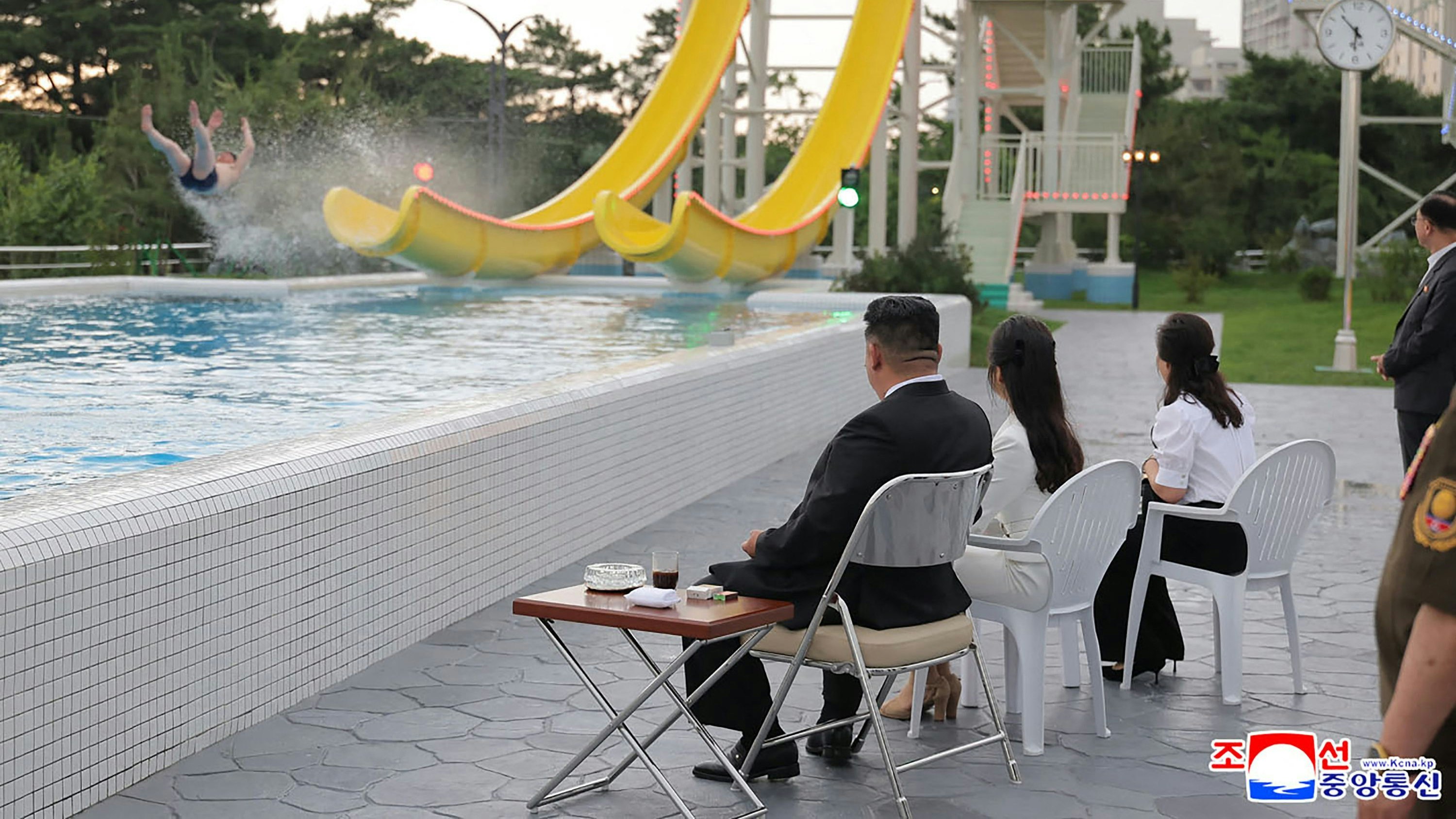 Heute.at - Badespaß für Diktator: Kim Jong-un öffnet Urlaubsanlage