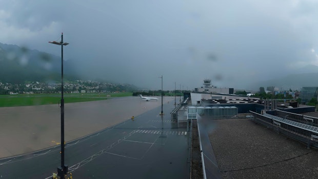 Video zeigt, wie heftige Unwetter zu uns kommen