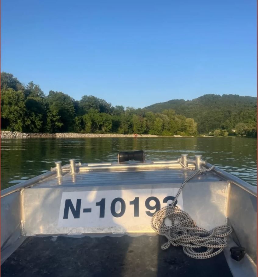 Leeres Kanu: Einsatz auf der Donau bei Neustadtl