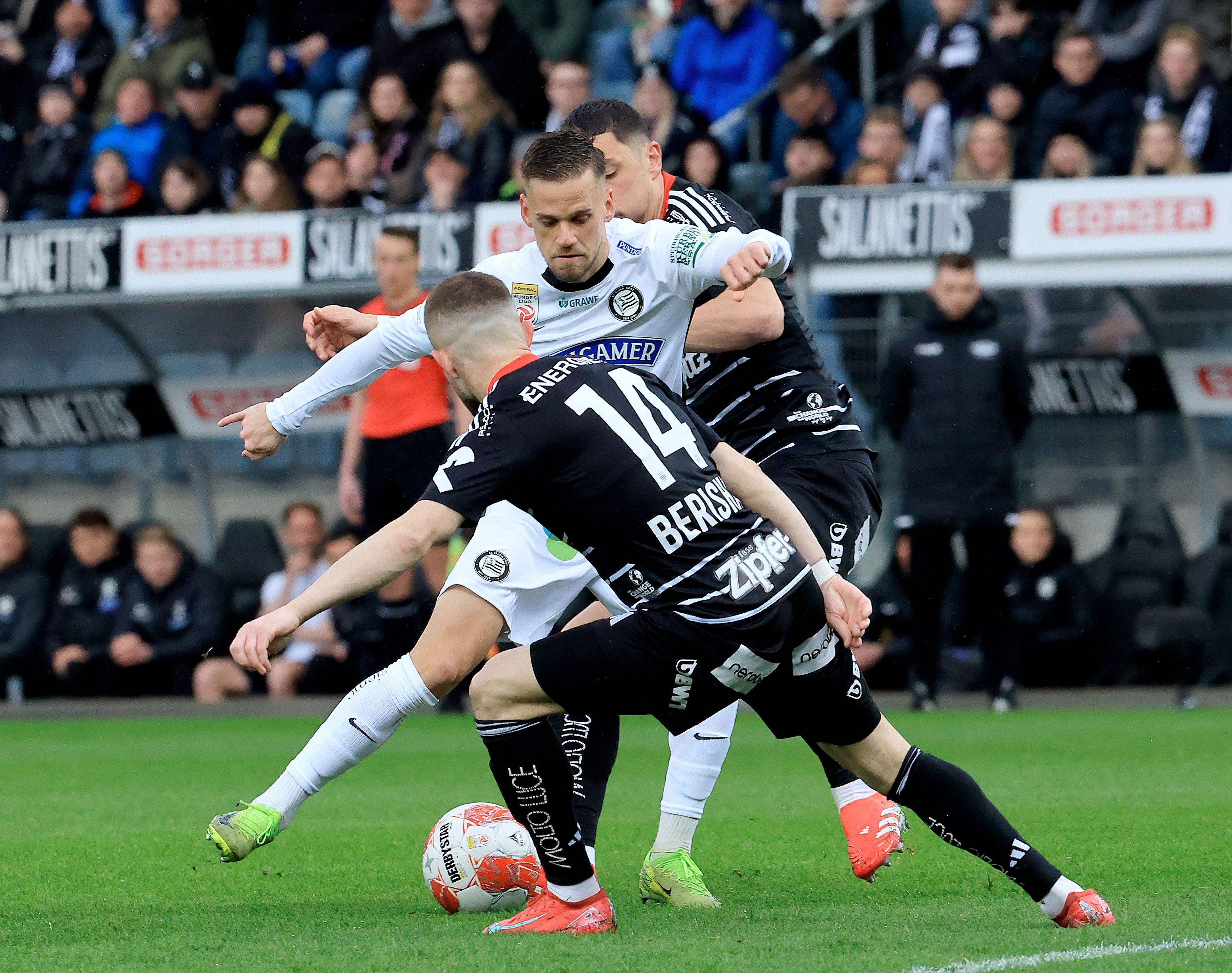 Schwarz-Weißes Duell zum Saisonstart: LASK gegen Sturm.