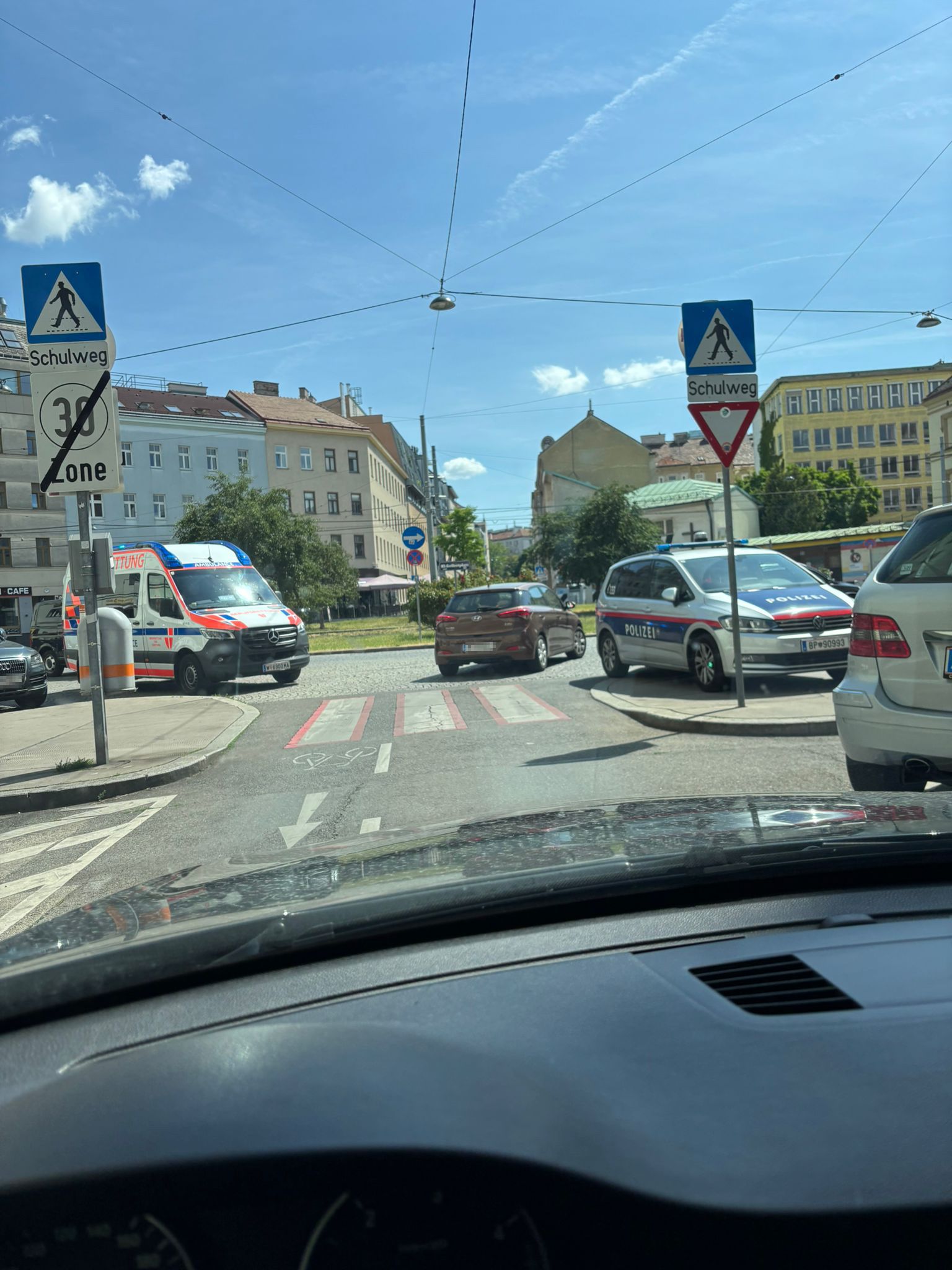 Polizeieinsatz beim Gellertplatz in Wien-Favoriten