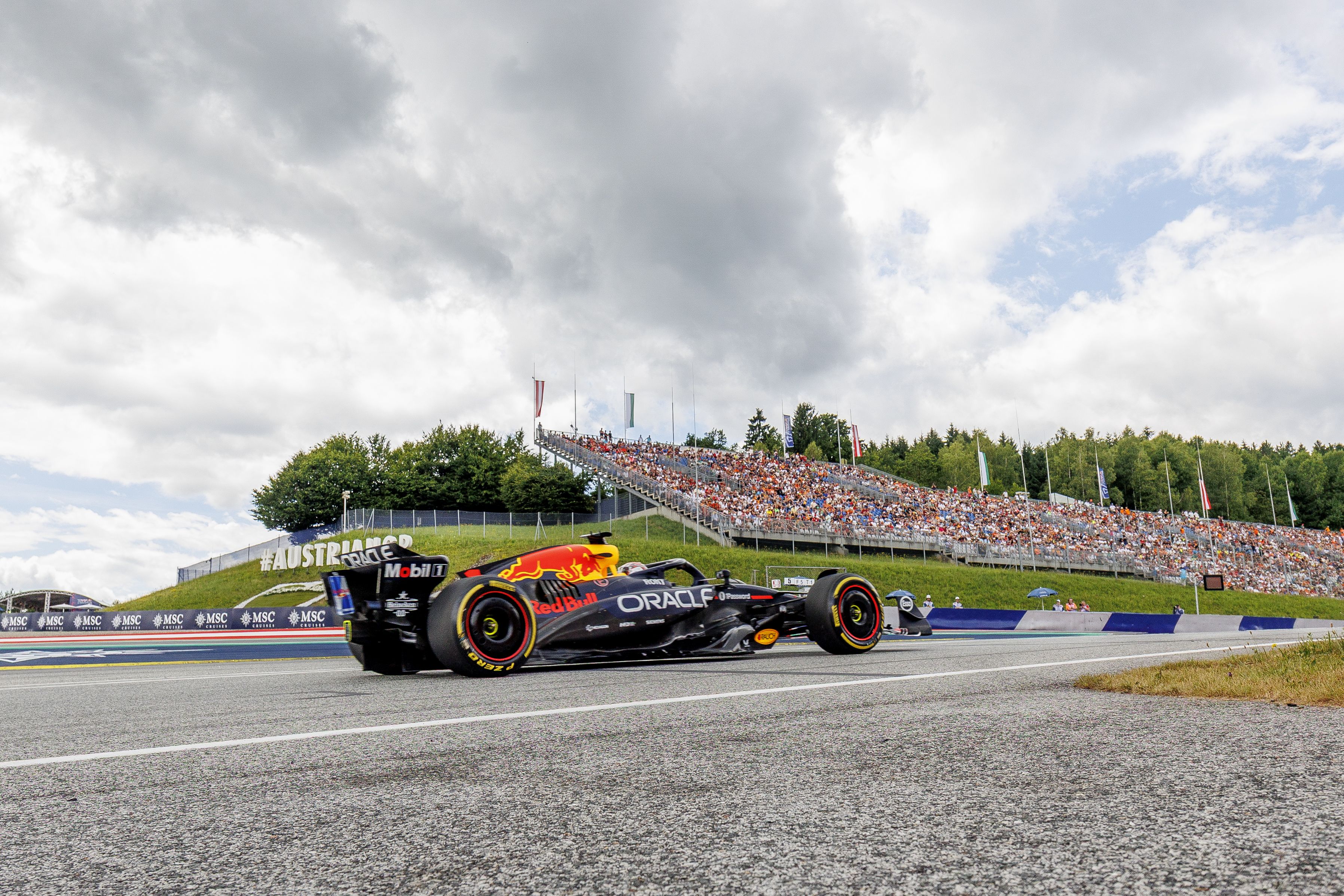 Max Verststappen wird wie jedes Jahr von zigtausenden Oranje-Fans angefeuert.