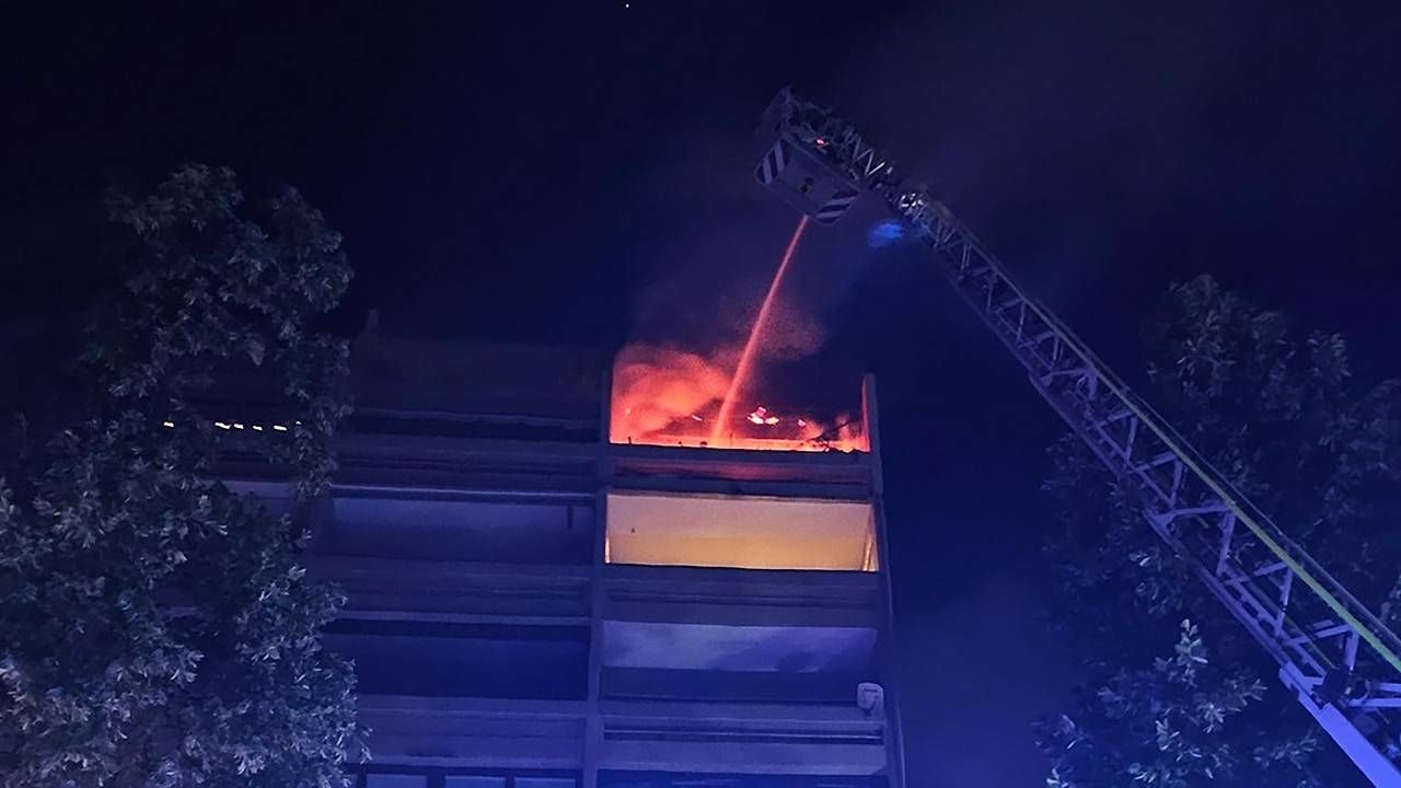 Bei dem Brand kam eine Frau ums Leben.