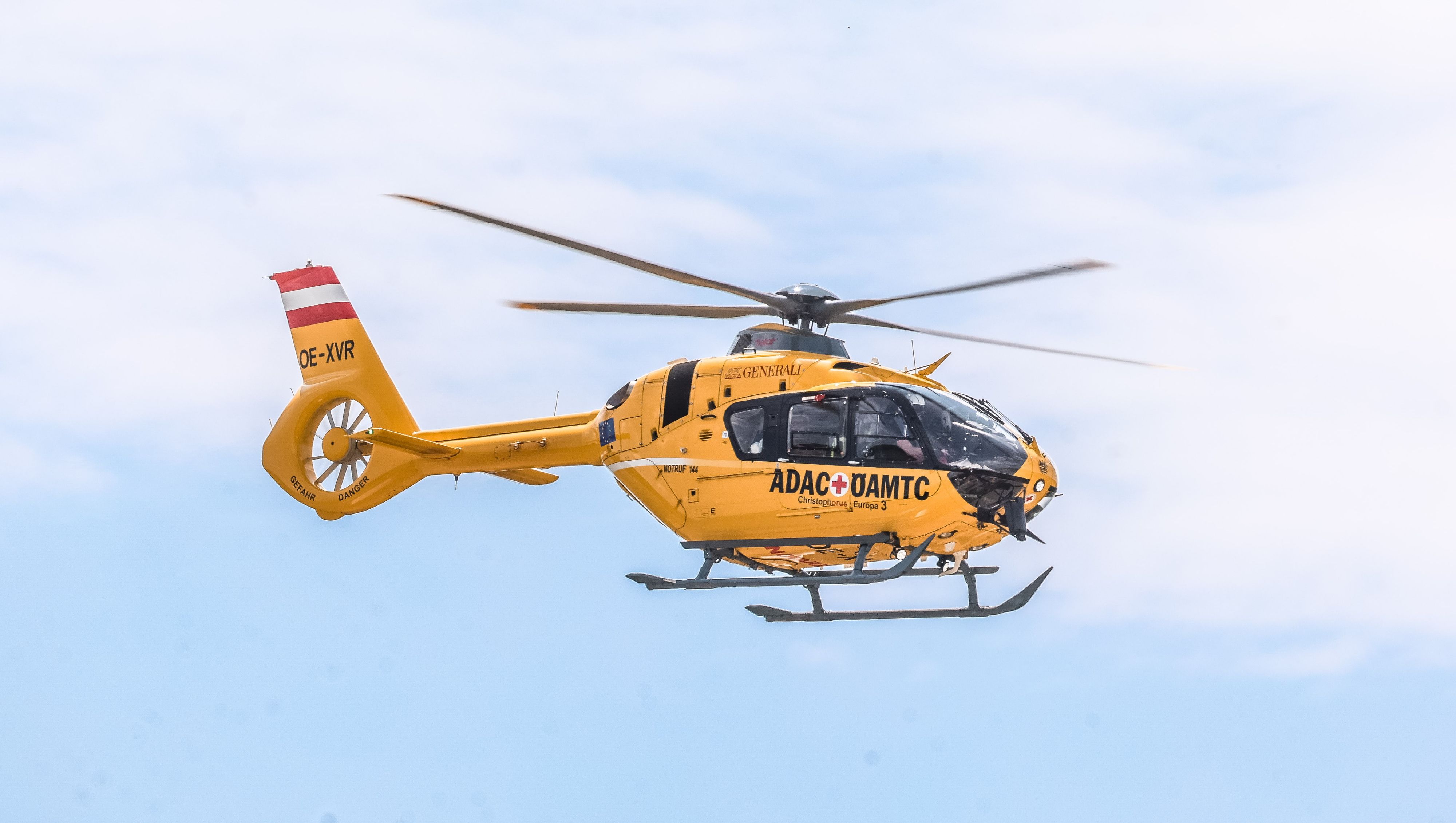 Die 65-Jährige wurde mittels Rettugshubschrauber ins Spital gebracht. Symbolbild.