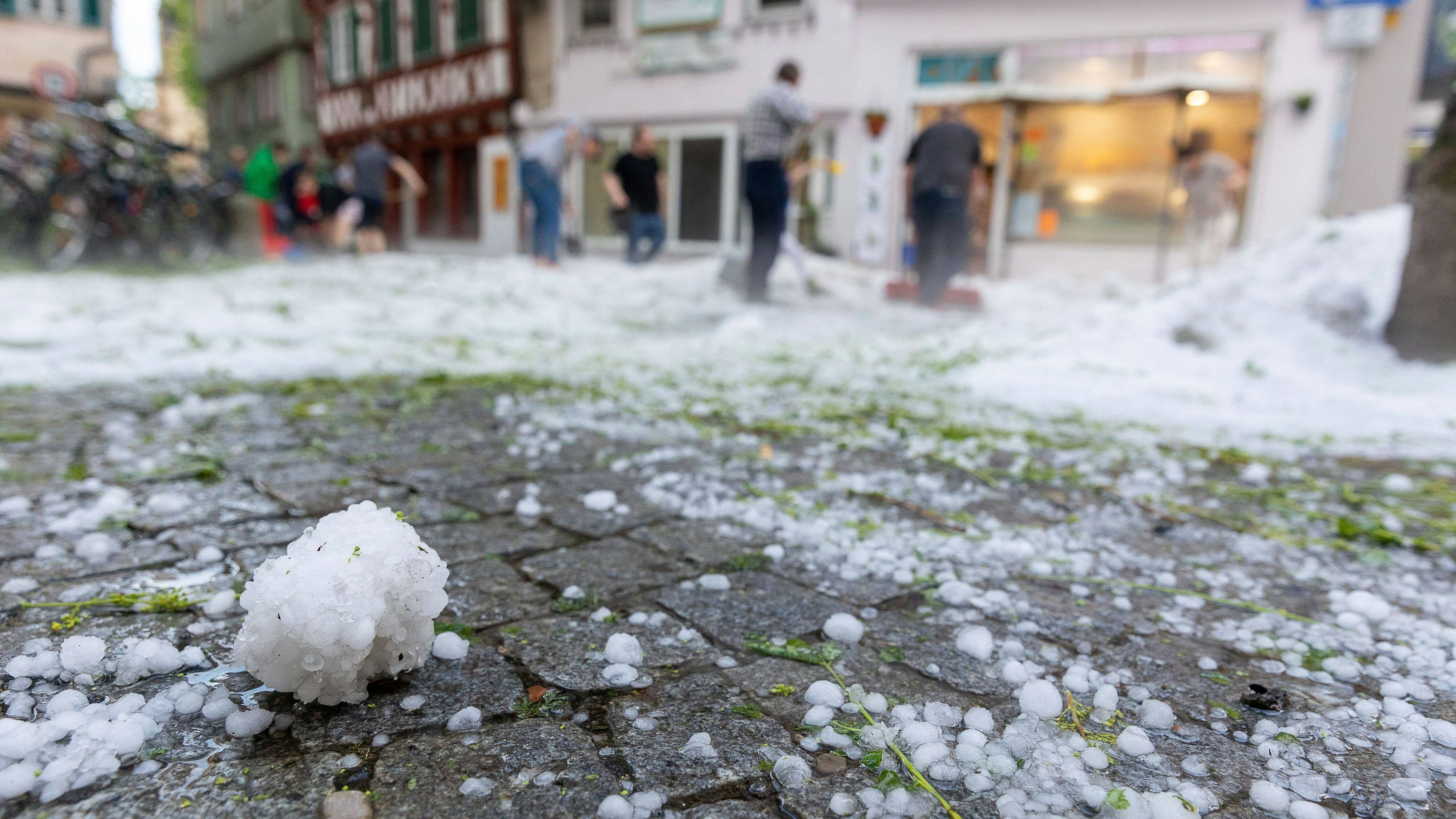 Heute.at - Video zeigt, wie Hagel-Wahnsinn in Österreich wütet