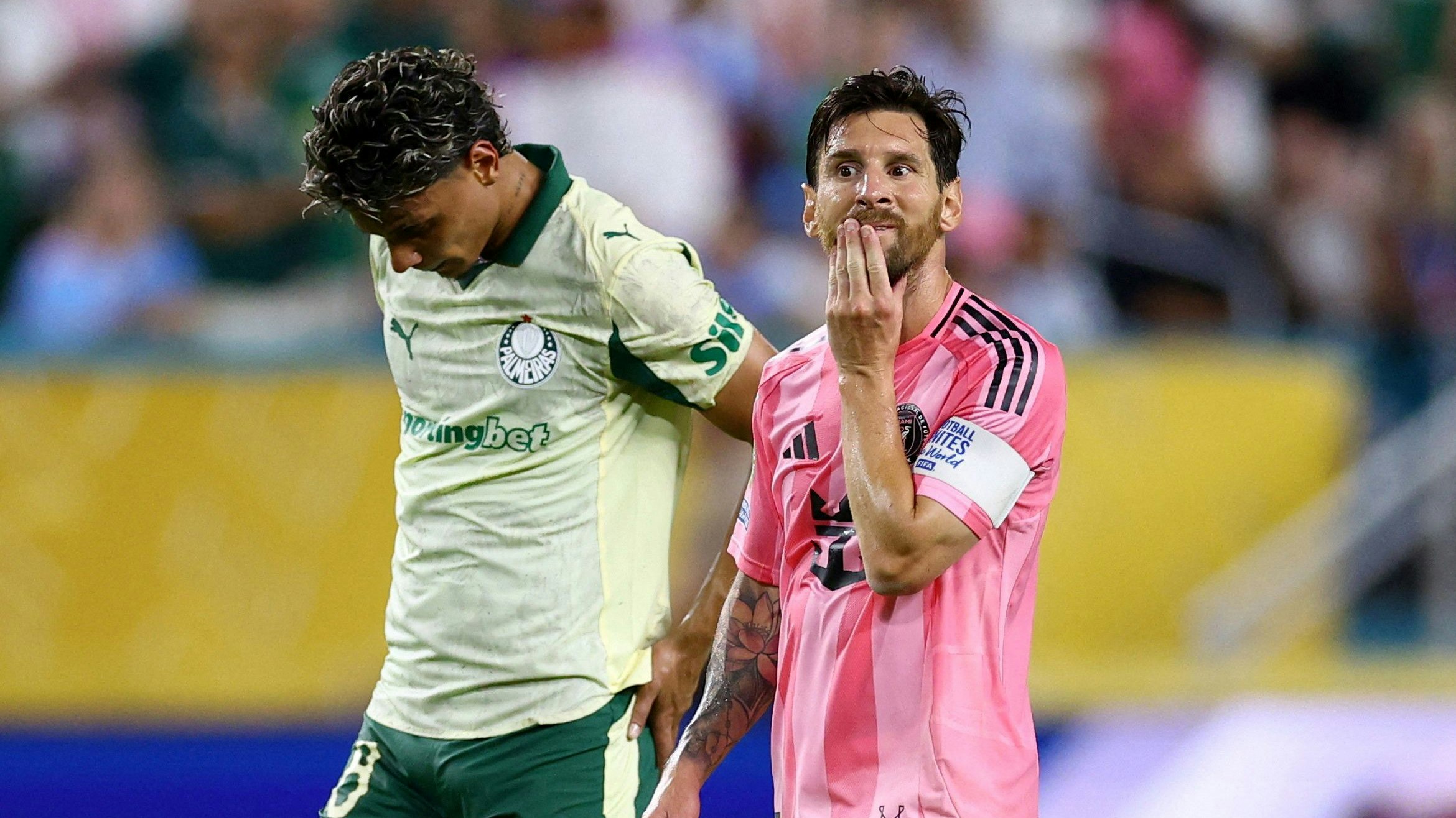 Heute.at - Messi erstmals in seiner Karriere gegen die Ex