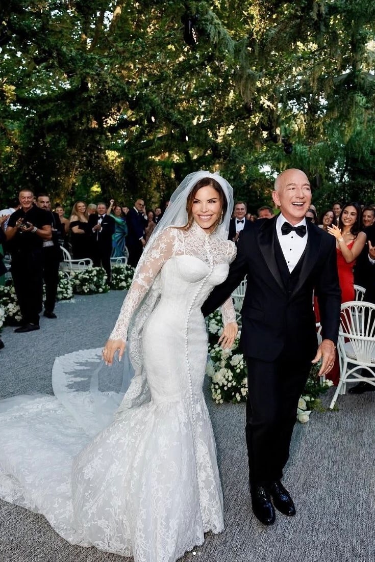 Braut Lauren Sánchez trug Dolce &amp; Gabbana, eine Hommage an Sophia Loren