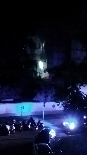 Im Wiener Floridsdorf kam es in der Nacht von Donnerstag auf Freitag zu einem Kellerbrand. Mehre Personen mussten aus dem Wohnhaus evakuiert werden.