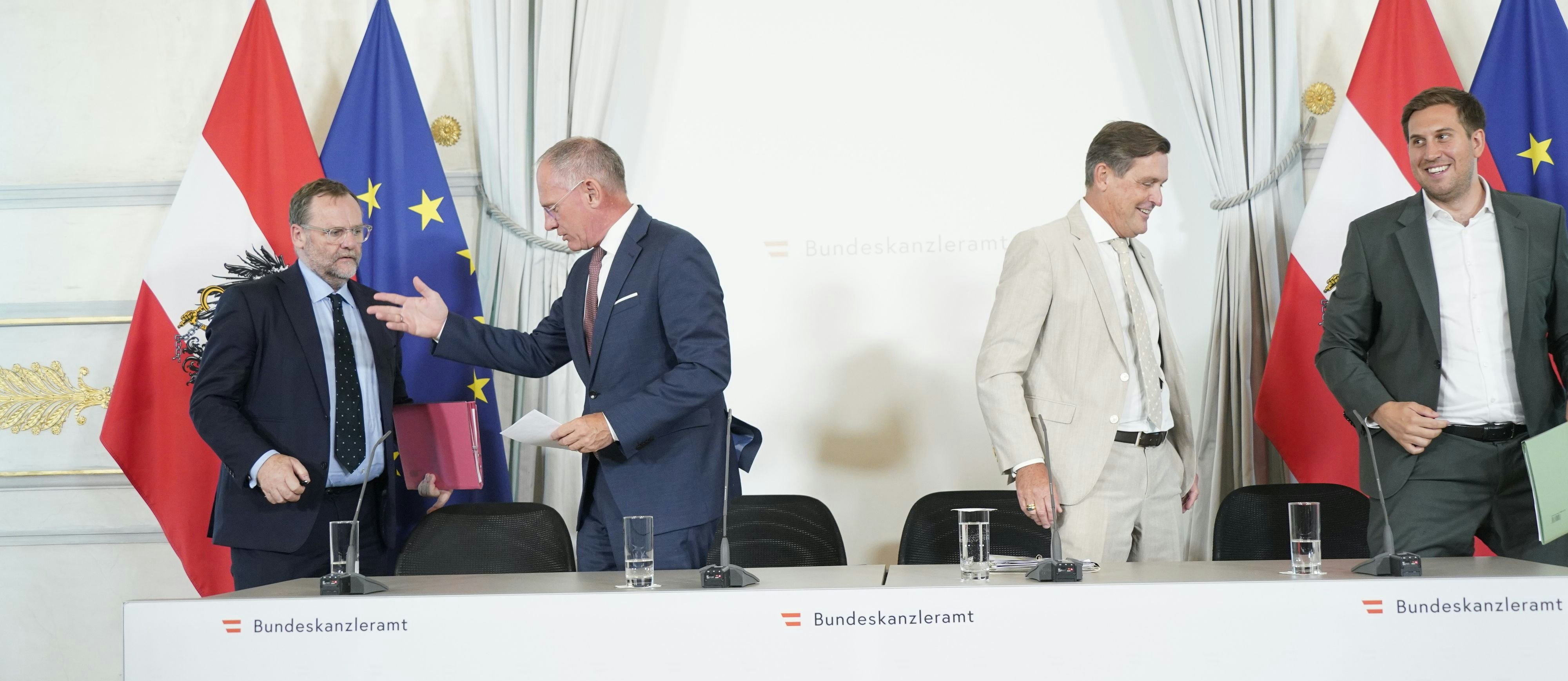 Sepp Schellhorn, Gerhard Karner, Peter Hanke, Alexander Pröll: So, da geht es raus, aber dalli ...