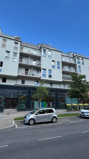 Flüchtlinge in Wien-Favoriten: Moderne Wohnungen für anerkannte Asylberechtigte. Integration durch Kurse, Arbeit und Beratung gefördert.