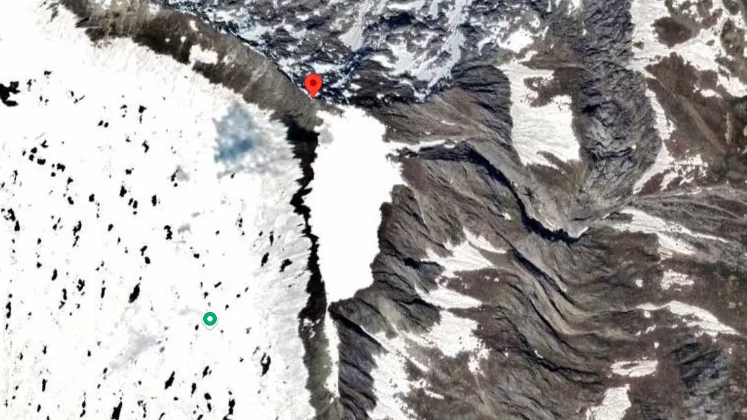 Die Absturzstelle liegt in der Nähe des Oberaletschgletschers.
