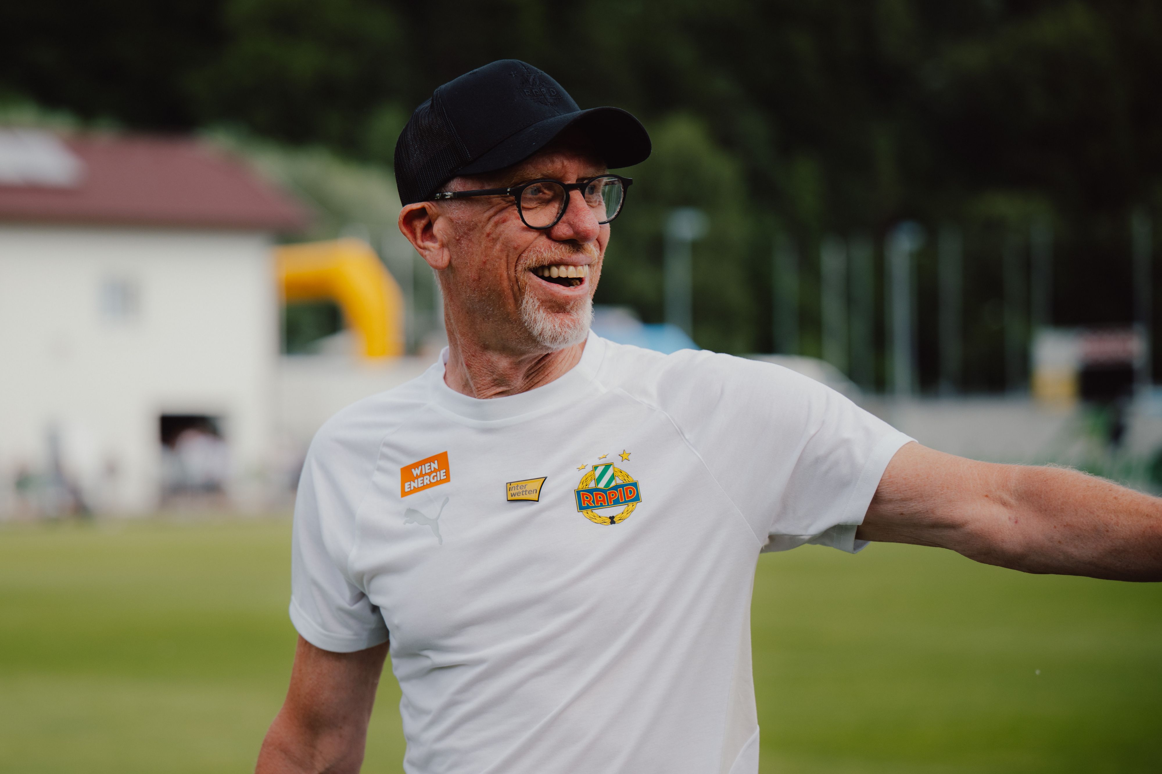 Peter Stöger feierte einen souveränen Premieren-Sieg als Rapid-Trainer. 
