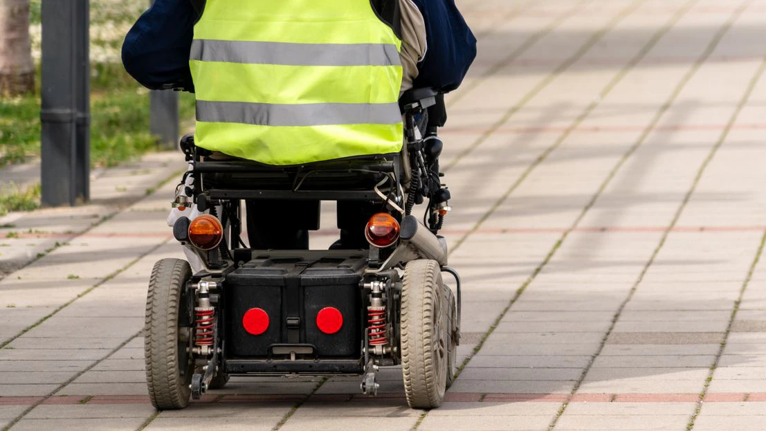 Die ÖGK will die Kosten für den elektrischen Rollstuhl nicht übernehmen. (Symbolbild)