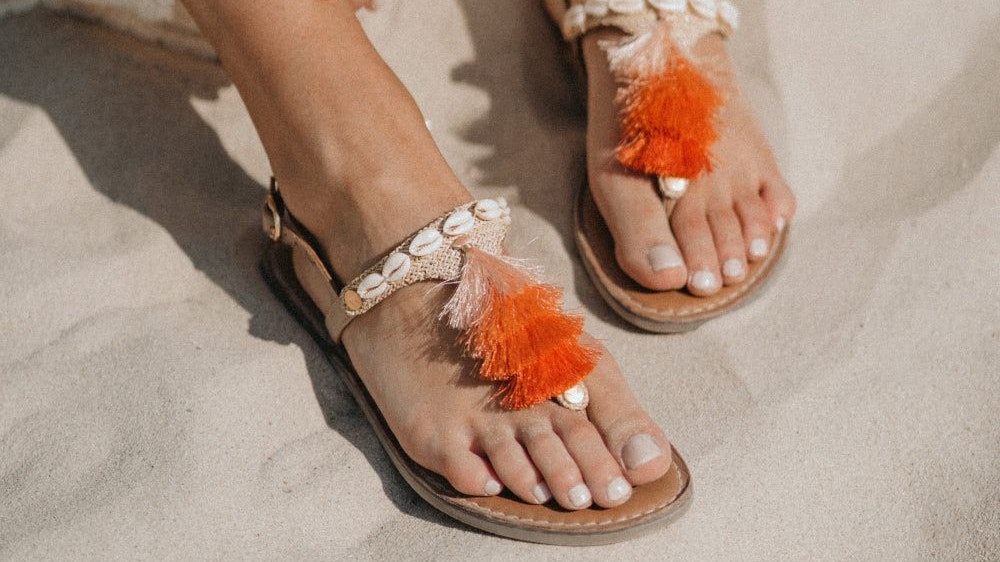 Heute.at - 12 verschiedene Sandalen und 1 Handgepäck – so geht's