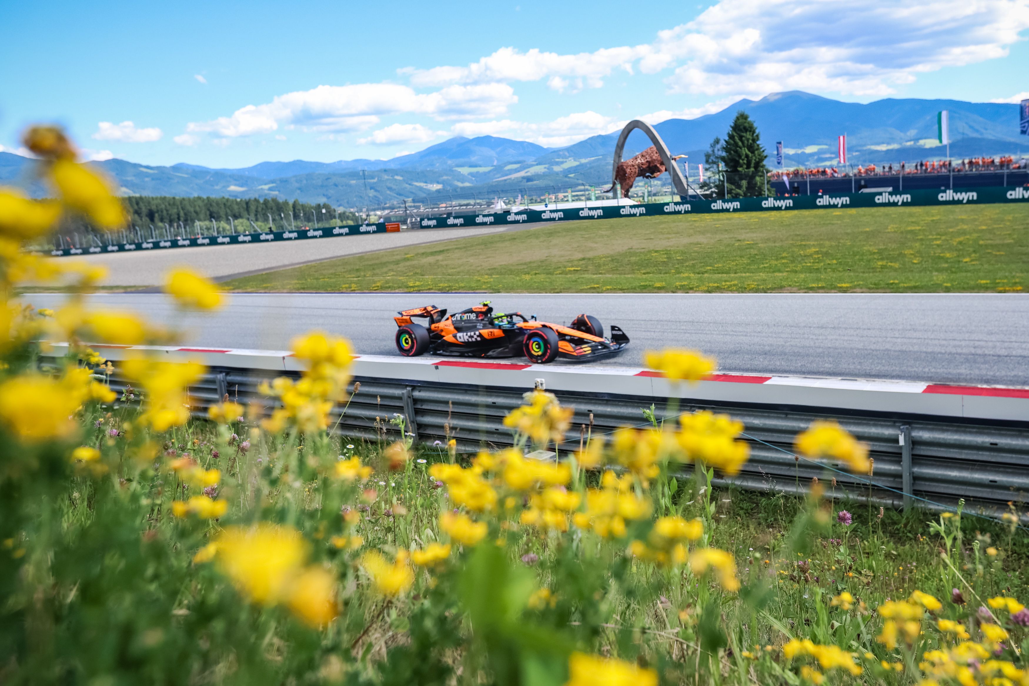 Malerische Kulisse: Norris unterwegs in Spielberg.