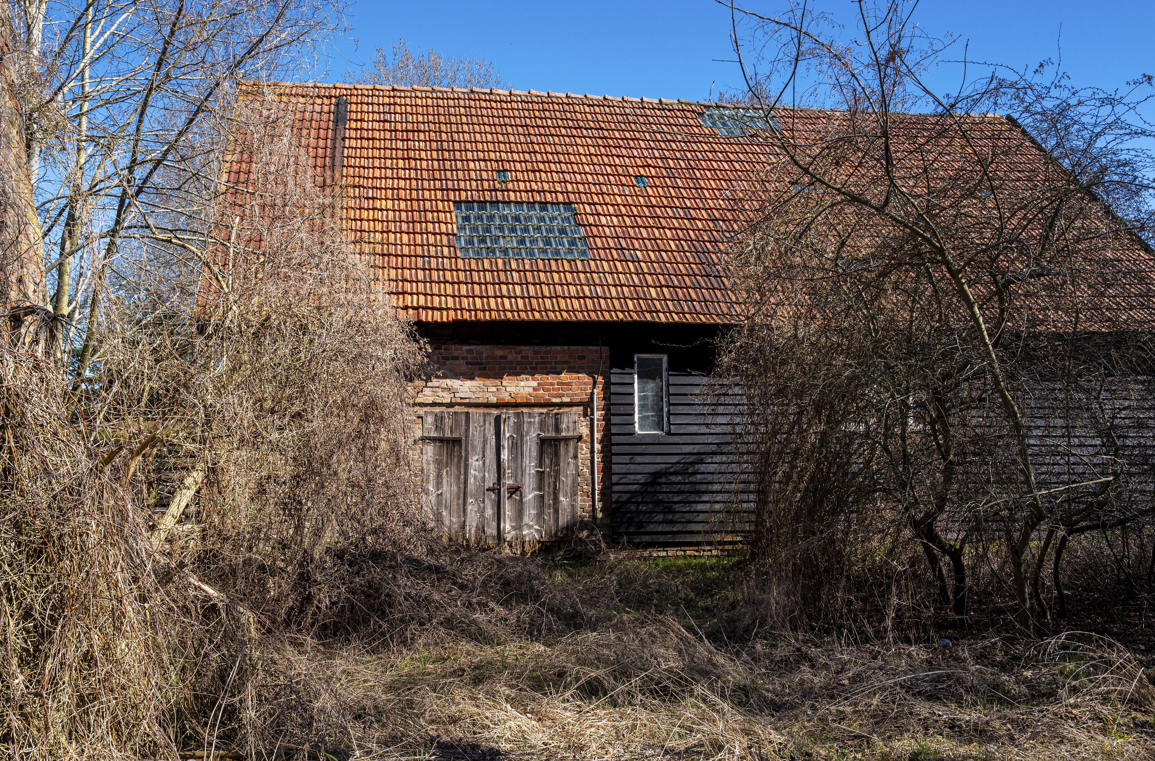 In einem abgelegenen Bauernhaus in Norditalien haben Polizisten zwei Kinder entdeckt, die völlig isoliert und verwahrlost bei ihren niederländischen Eltern aufwuchsen. (Symbolbild)