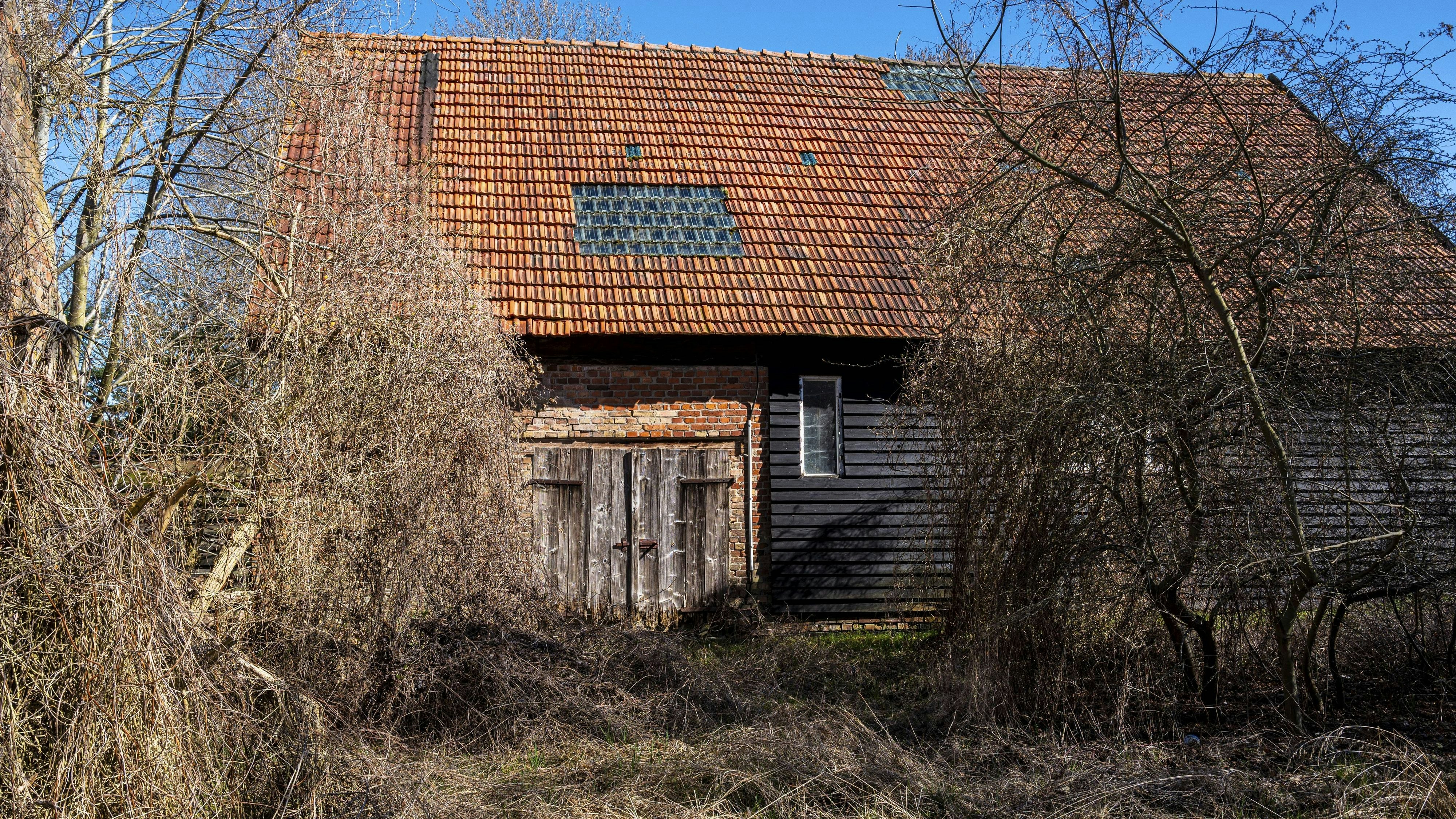 In einem abgelegenen Bauernhaus in Norditalien haben Polizisten zwei Kinder entdeckt, die völlig isoliert und verwahrlost bei ihren niederländischen Eltern aufwuchsen. (Symbolbild)