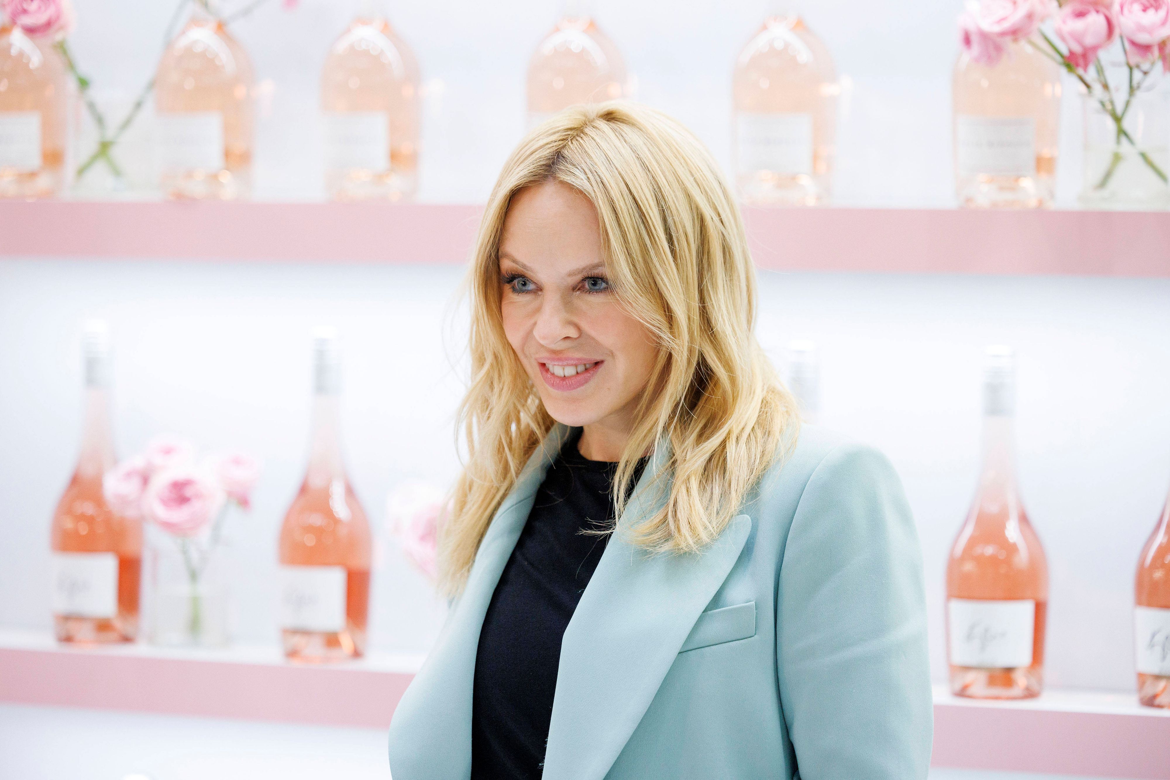 Popstar Kylie Minogue präsentiert ihre Weine.