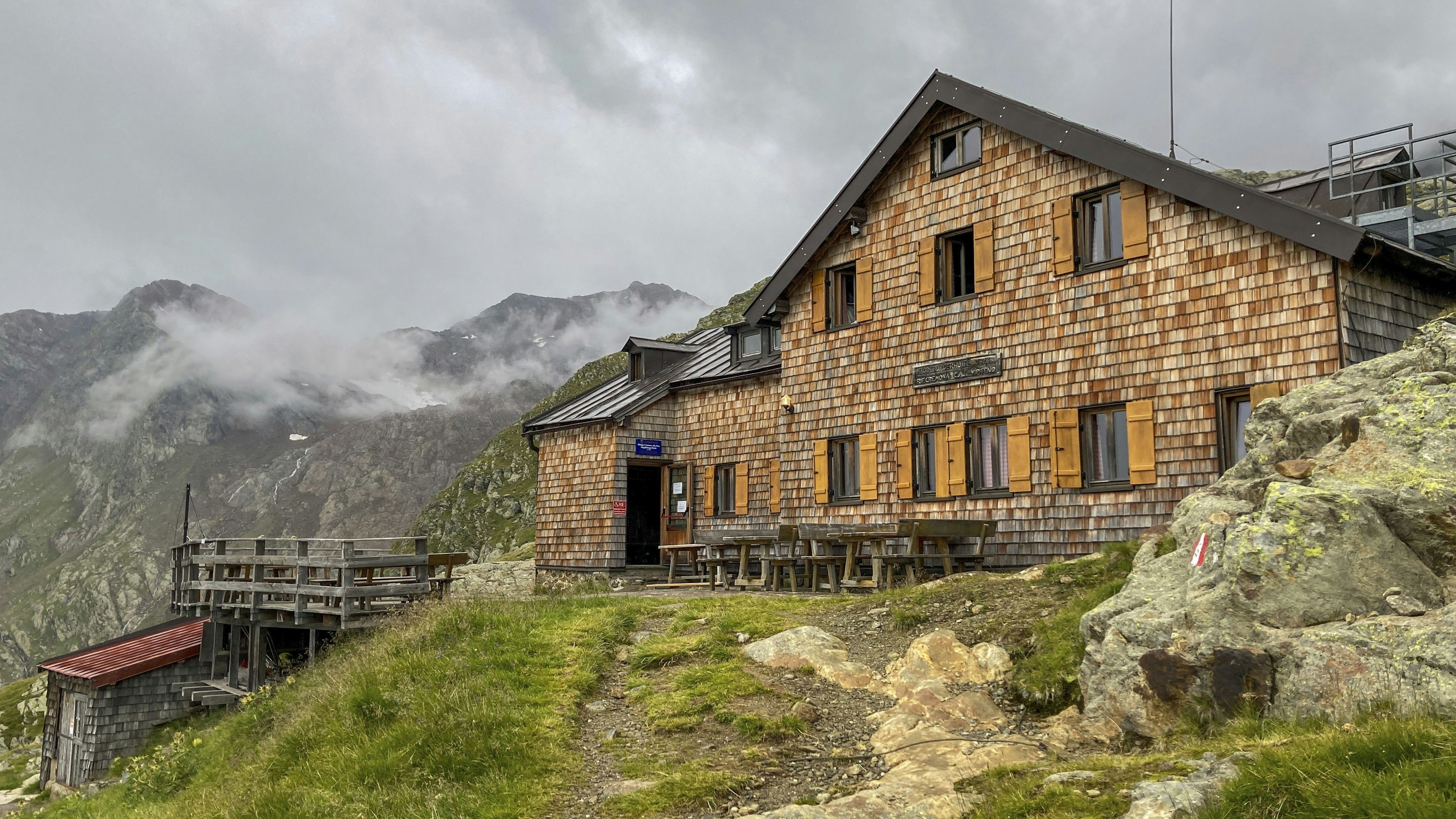 Auch die Magdeburger Hütte, die dem Land Südtirol gehört, steht im Zentrum der Debatte