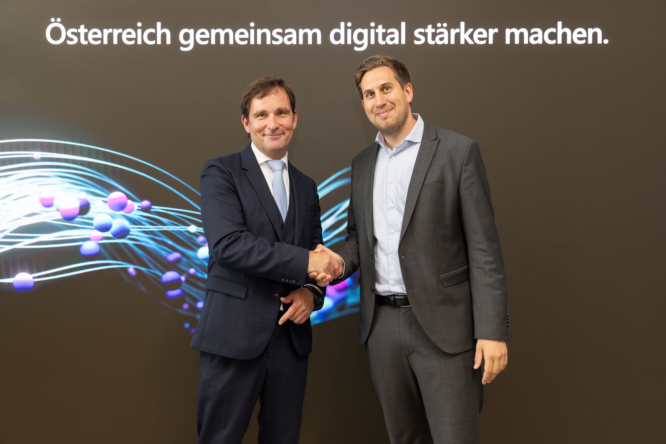 Hermann Erlach, General Manager, Microsoft Österreich; Staatssekretär Alexander Pröll, Bundeskanzleramt.