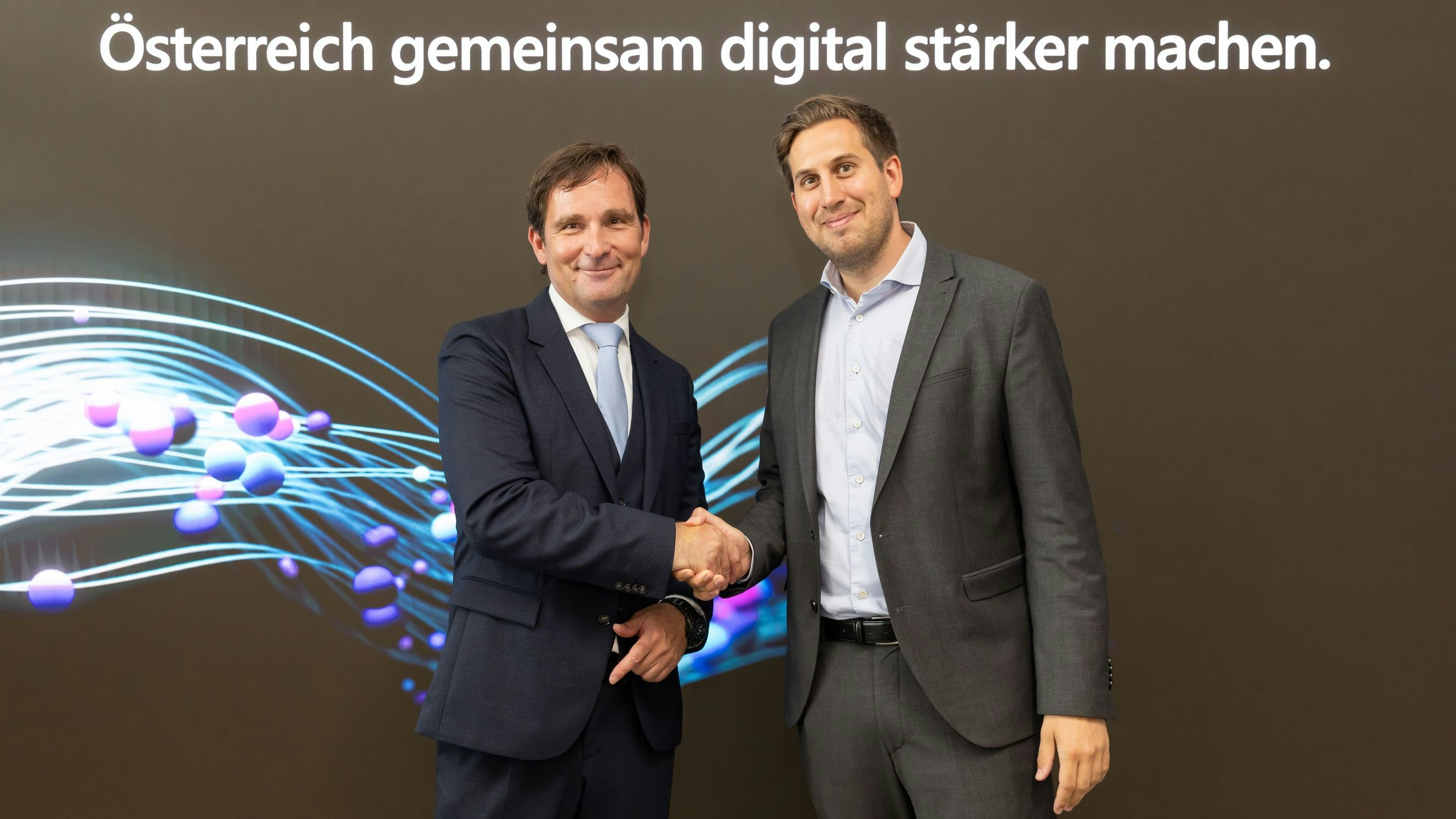 Heute.at - Microsoft eröffnet Rechenzentrumsregion in Österreich