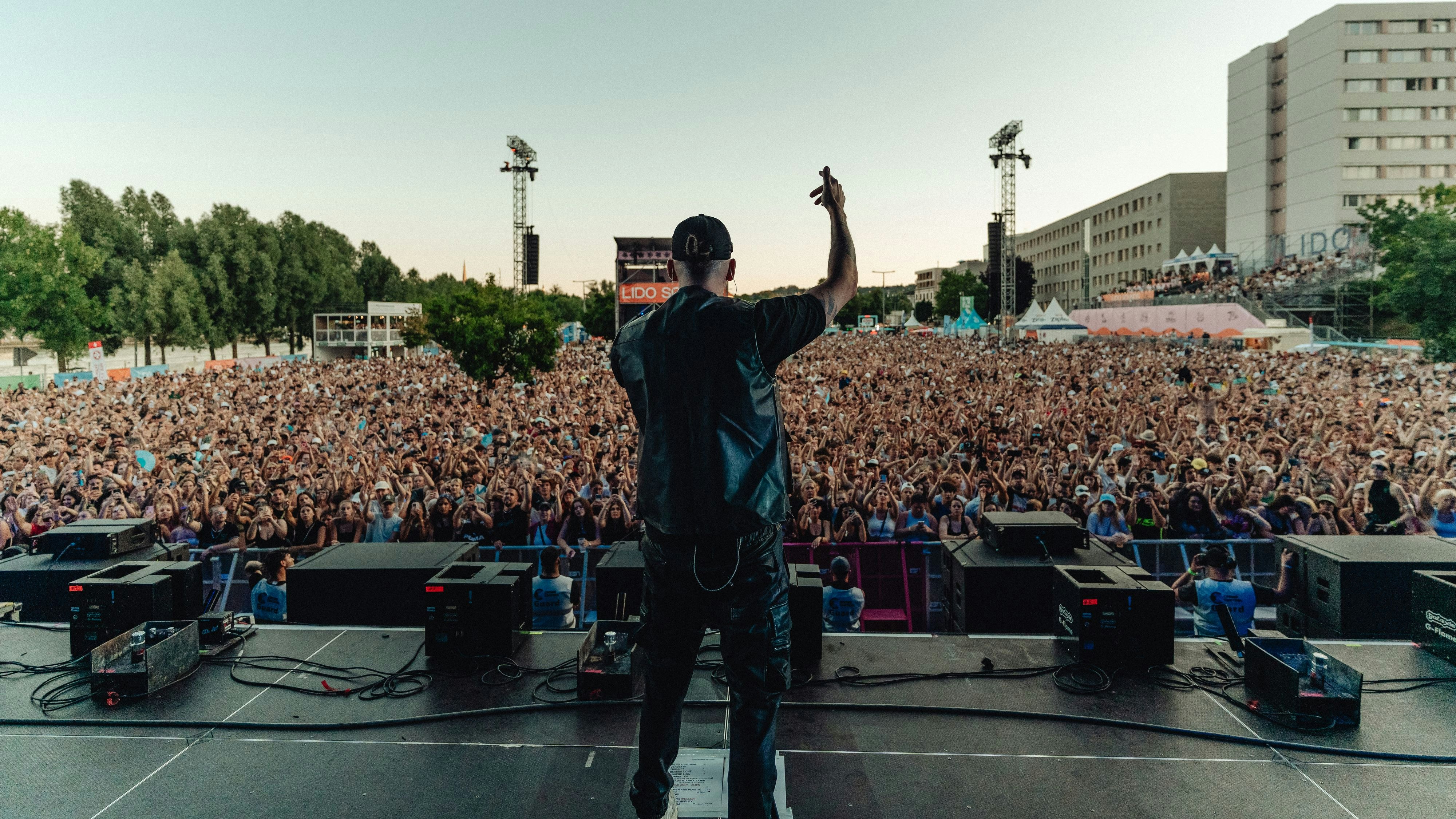 Heute.at - 15.000 Fans feierten RAF Camora – doch Zukunft ungewiss