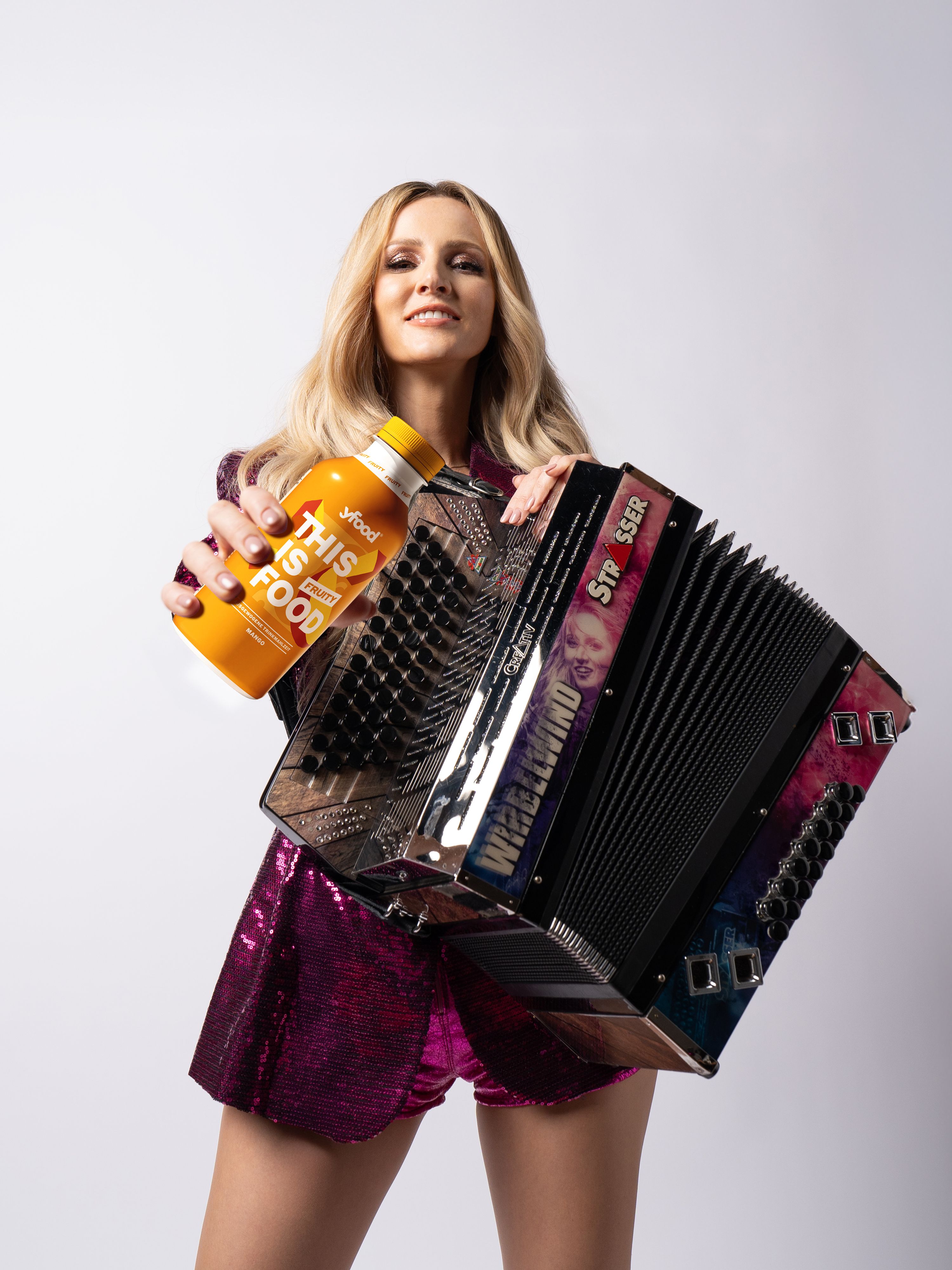 Am 17. Juli dürfen 2x2 Fans Melissa Naschenweng persönlich treffen.