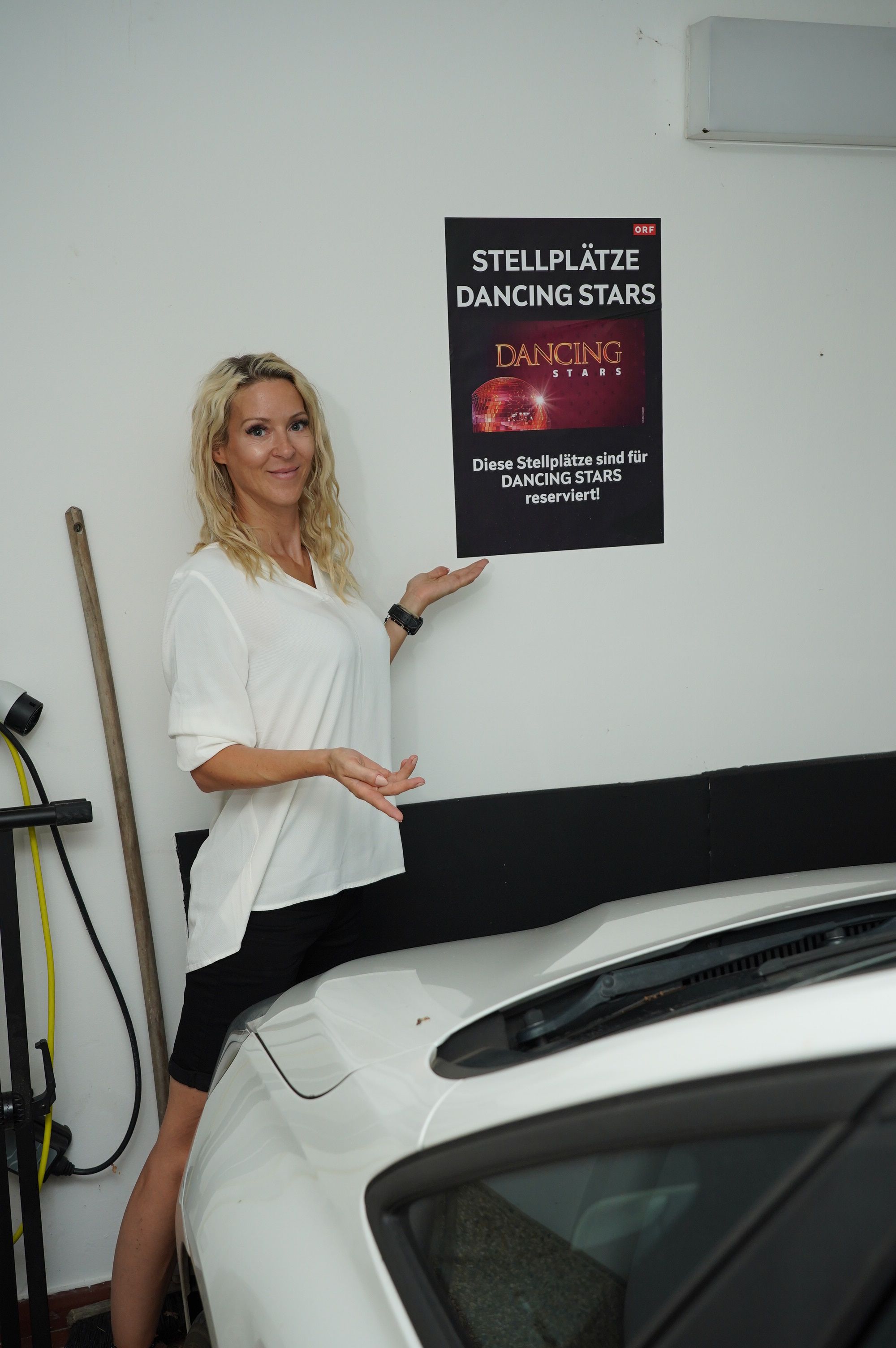 In der Garage von Simone Lugner hängt eine Erinnerung an 