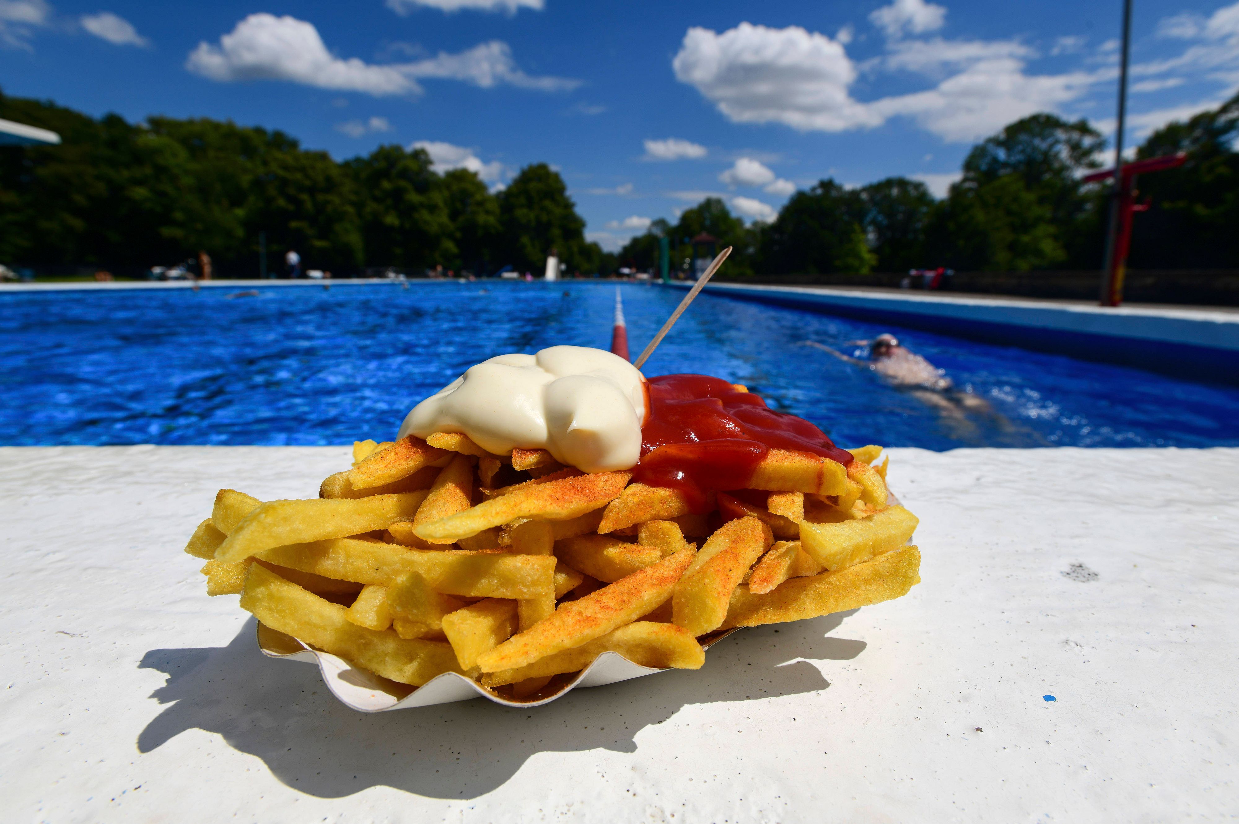 Freibad-Pommes sind nicht ohne Grund ein Klassiker.
