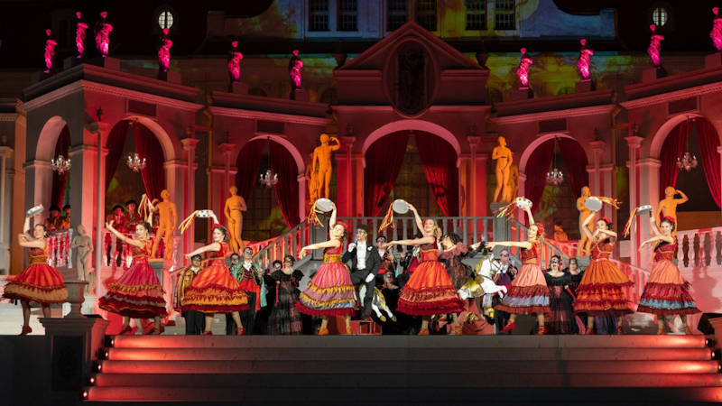 Der Wiener Opernsommer startet.