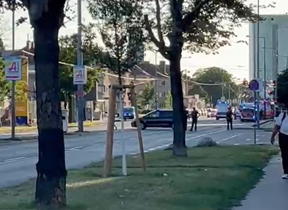 Schwerer Unfall in Wien-Favoriten: Fünf Personen zum Teil schwer verletzt.