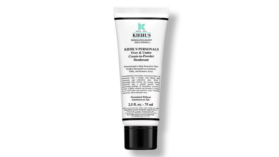 Kein Verstreuen, kein Nachlegen, alles bleibt, wo es soll: Pudercreme mit Deo, 30 Euro von <a rel="nofollow" href="https://www.kiehls.at/korper/over-under-cream-to-powder-deodorant/3605972978790.html?gad_source=1&amp;gad_campaignid=19963845515&amp;gbraid=0AAAAADvXcVQhllinmdP7awfP1MM6XMcVQ&amp;gclid=Cj0KCQjwjo7DBhCrARIsACWauSl1FfpOG4uuR9JffHx9OLMCuLKf1U4NjZZb7fvyGYaohbS5lTIYSpUaAh8KEALw_wcB">Kiehl's</a>