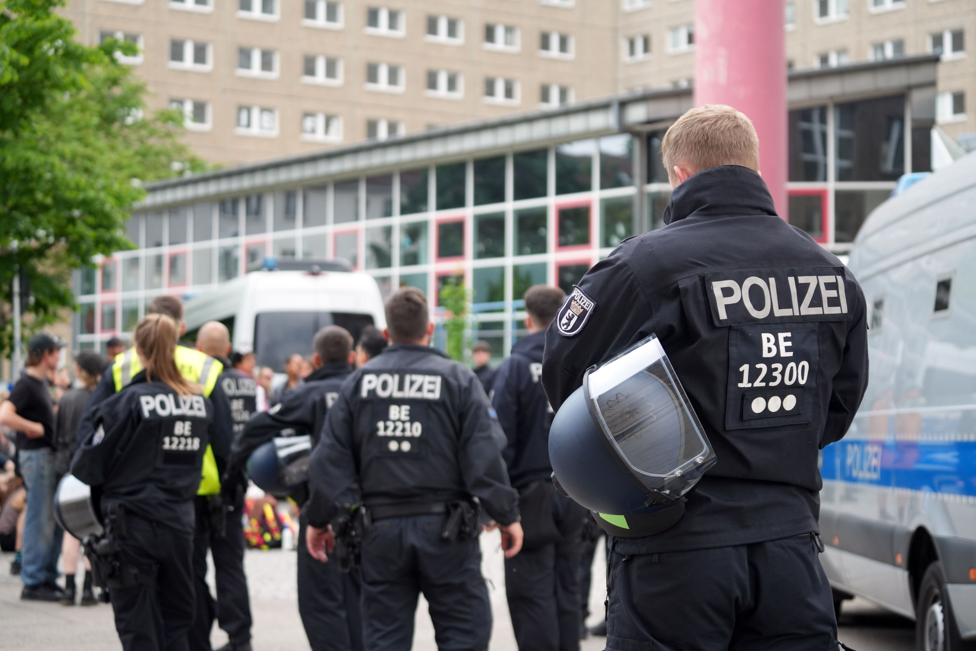 Der Tatverdächtige wird nach Deutschland überstellt.