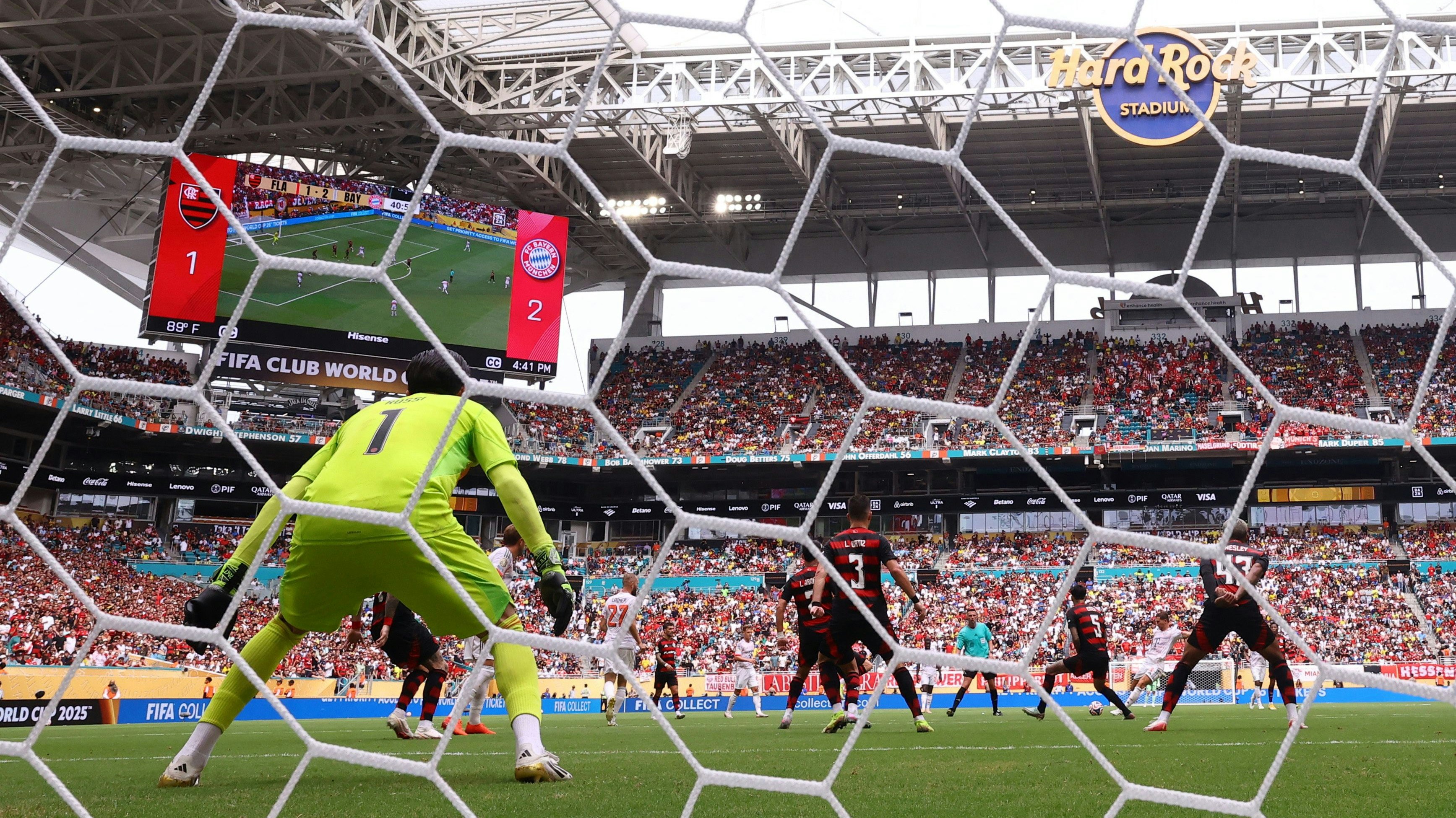 Die Bayern schlugen Flamengo im Hard Rock Stadium von Miami im Achtelfinale der Klub-WM.