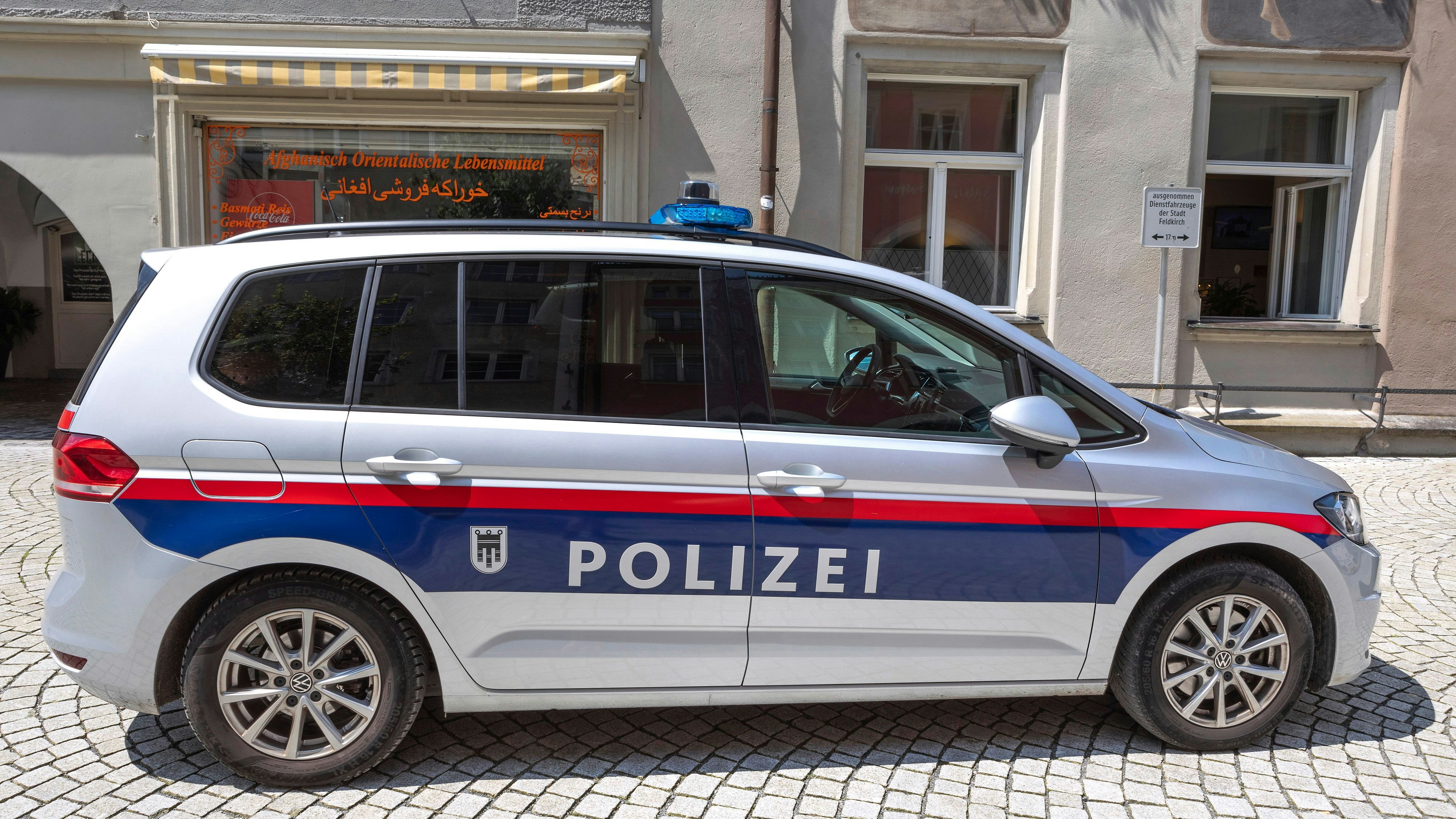 Heute.at - Mit vorgehaltener Waffe – Fahndung nach Banküberfall
